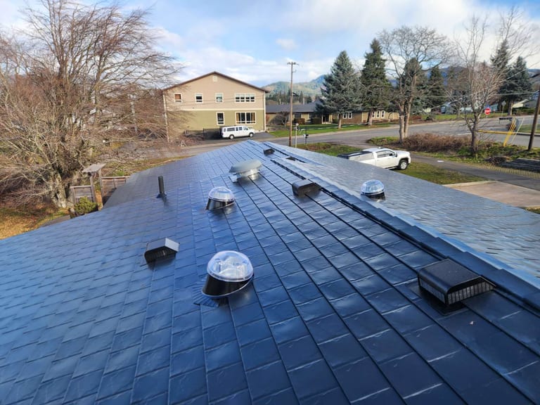 Interlock Aluminum Slate Metal Roofing – Black | Hood River, OR