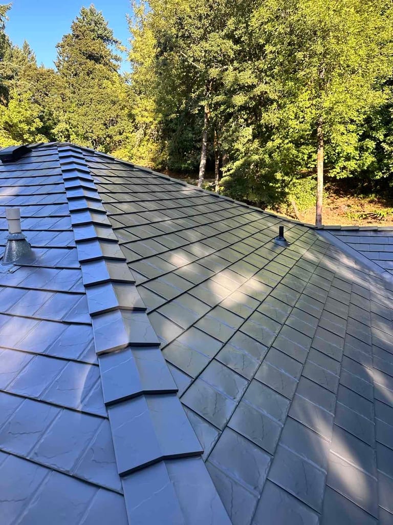 Interlock Aluminum Slate Metal Roofing – Musket Grey | Eugene, OR