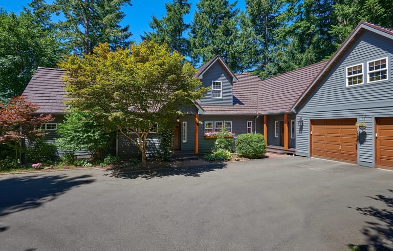 Colonial Brown Interlock Shake aluminum roof on a Colonial home with Colonial Brown metal roof in a, Gig Harbor, Washington