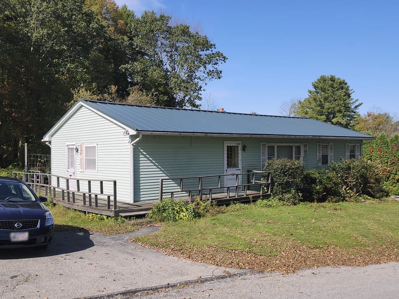 Interlock Aluminum Standing Seam Metal Roofing – Hunter Green — Charlton, MA