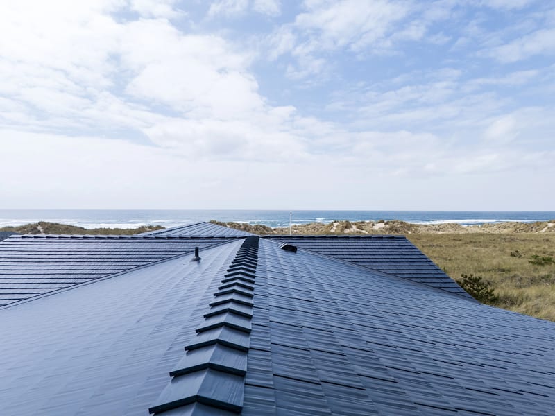 Interlock Aluminum Cedar Shingle Metal Roofing – Black — Manzanita, OR