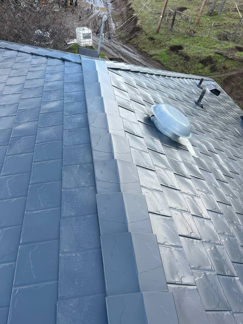 Interlock Aluminum Slate Metal Roofing – Deep Charcoal — The Dalles, OR