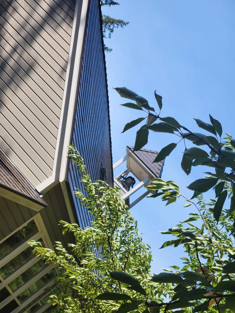 Interlock Aluminum Cedar Shingle Metal Roofing – Tudor Brown | North Plains, OR (Close-up)