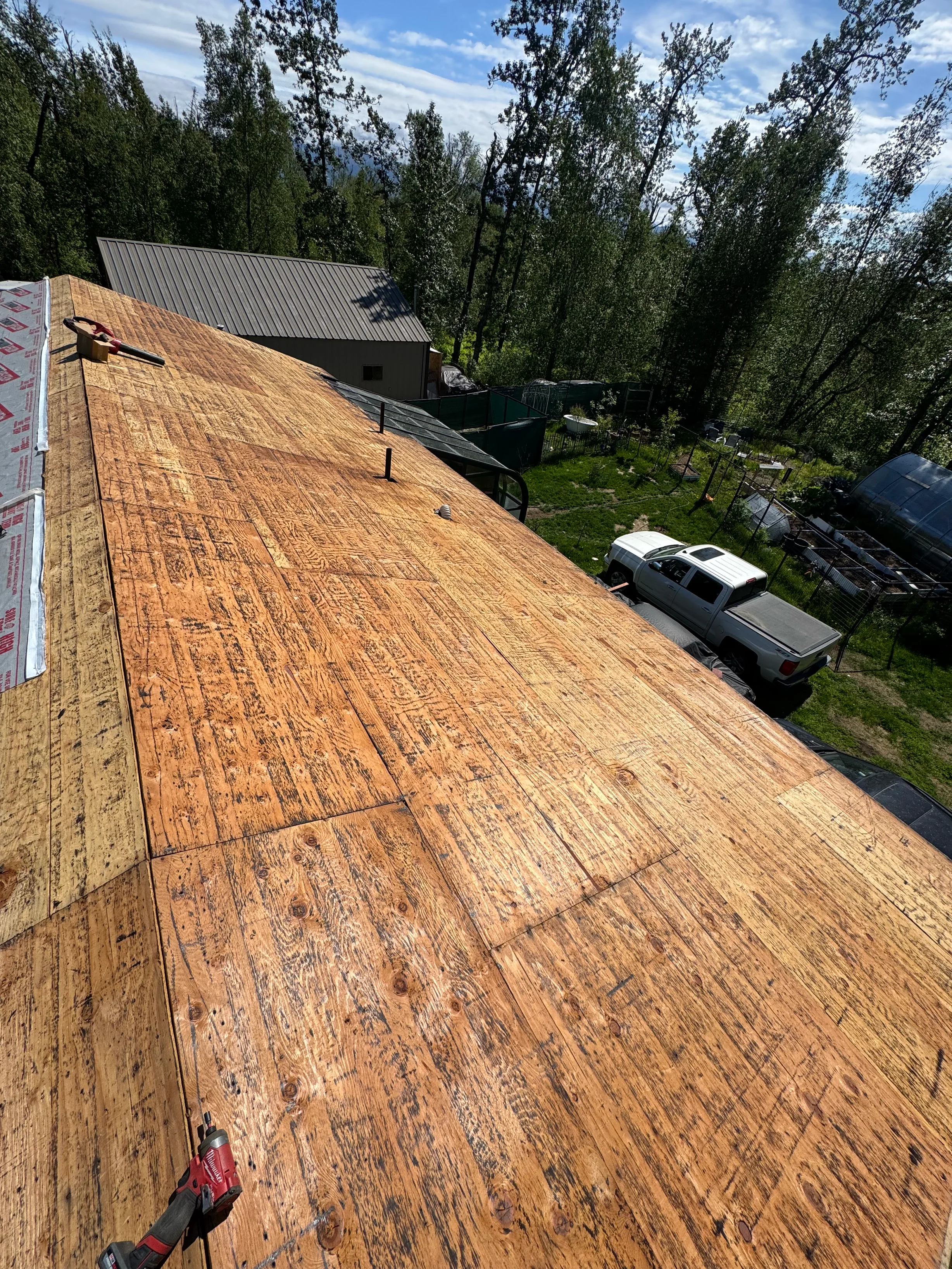 Interlock Aluminum Cedar Shingle Metal Roofing – Colonial Brown | Wasilla, AK (Full roof overview)