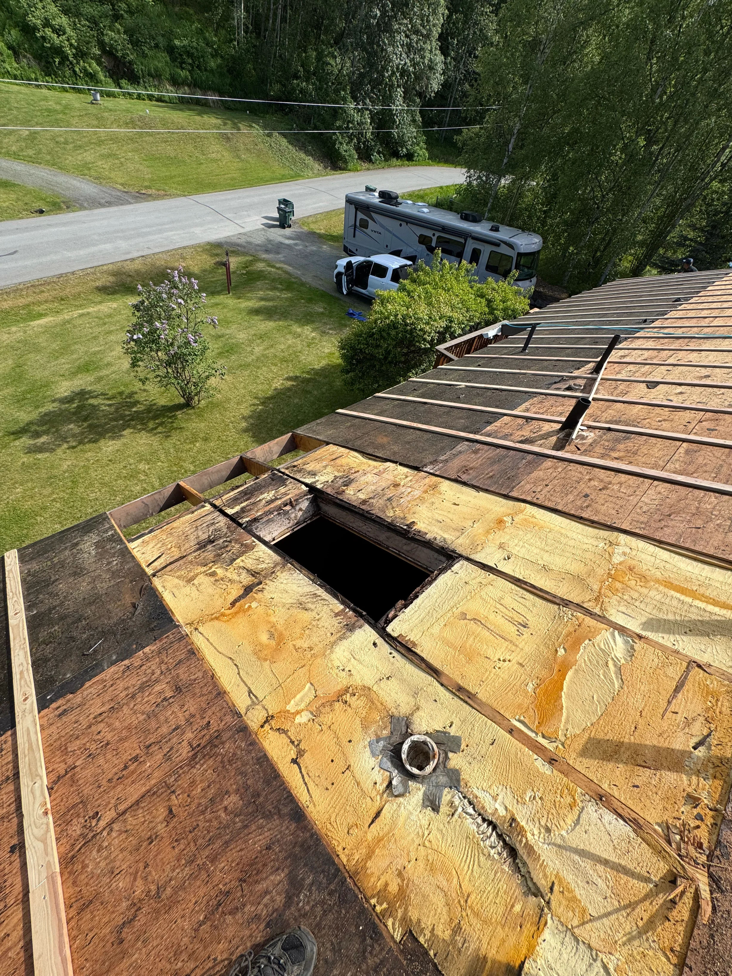 Interlock Aluminum Cedar Shingle Metal Roofing – Tile Red | Chugiak, AK (Aerial)