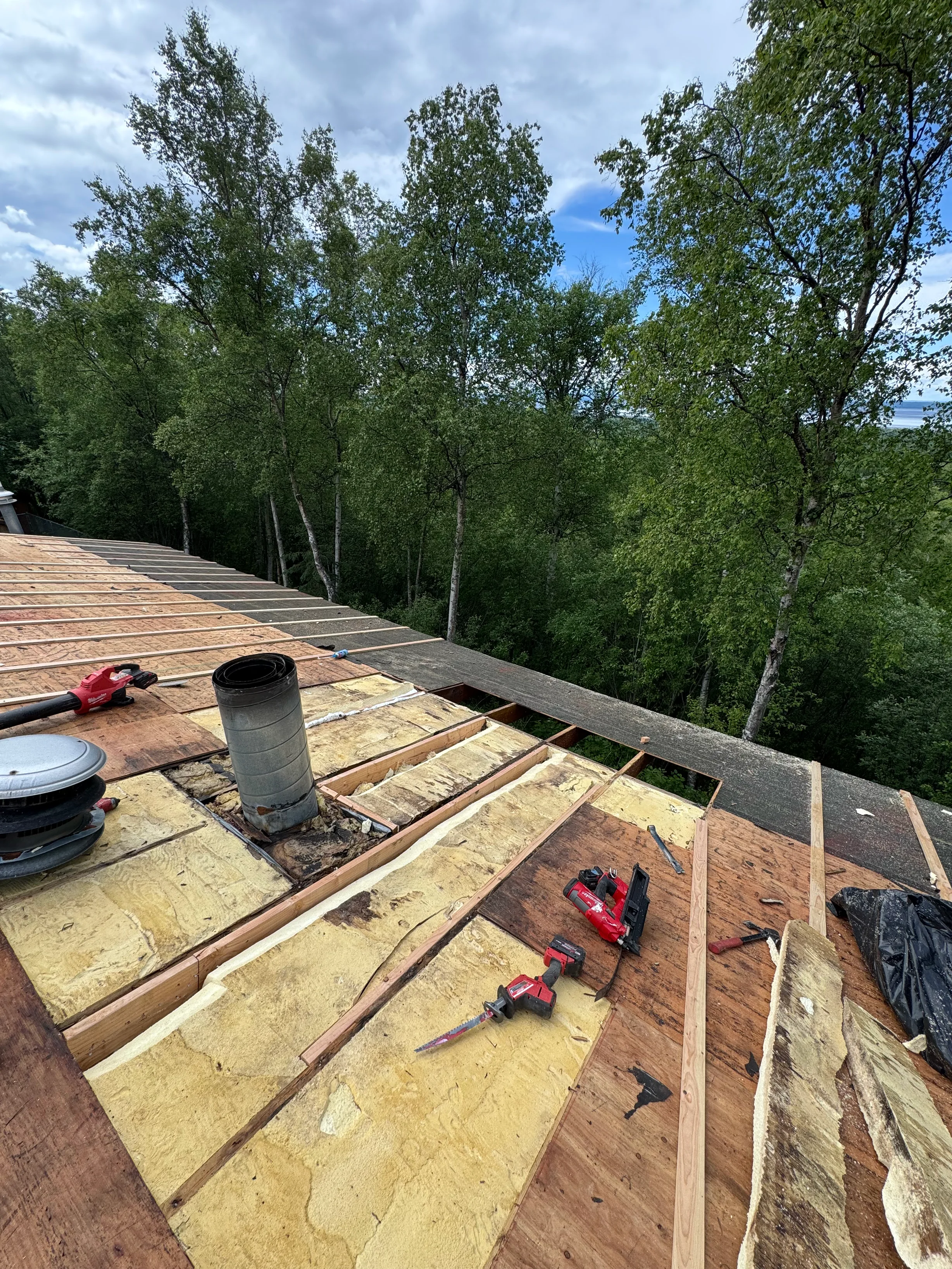 Interlock Aluminum Cedar Shingle Metal Roofing – Tile Red | Chugiak, AK (During installation)