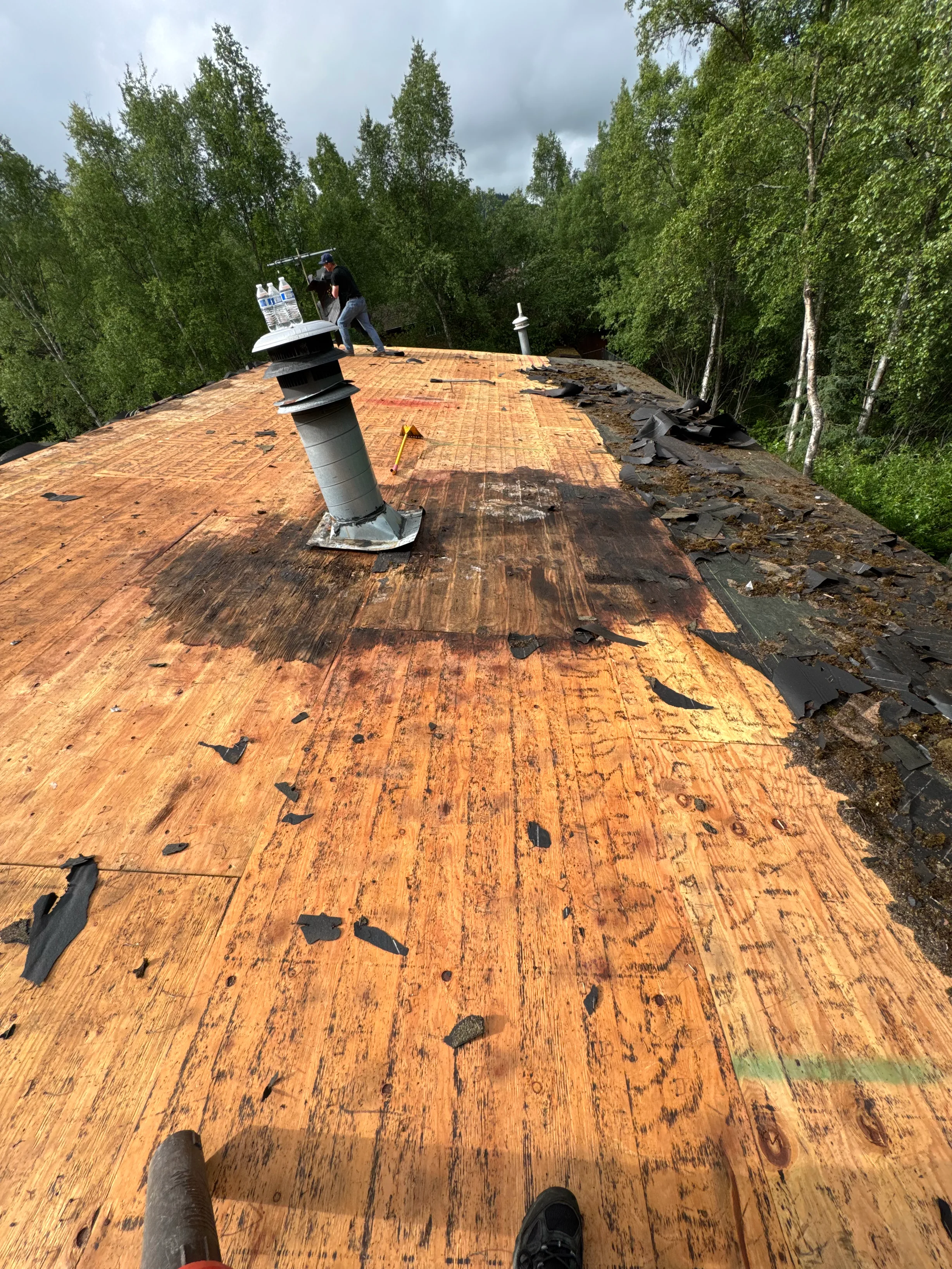 Interlock Aluminum Cedar Shingle Metal Roofing – Tile Red | Chugiak, AK (Full roof overview)