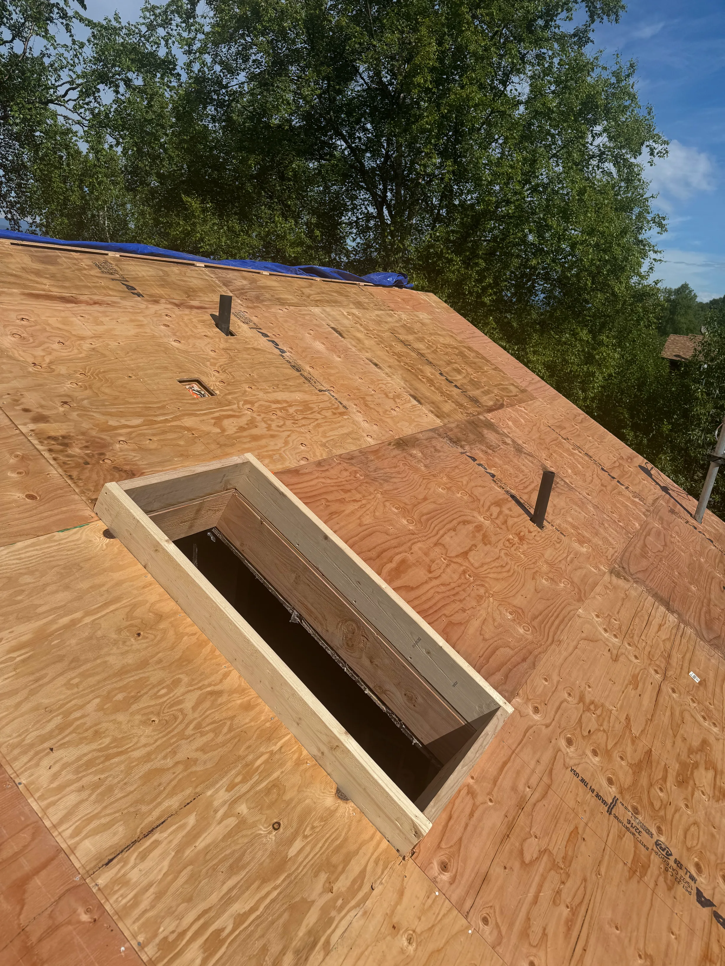 Interlock Aluminum Cedar Shingle Metal Roofing – Tile Red | Chugiak, AK (Full roof overview)