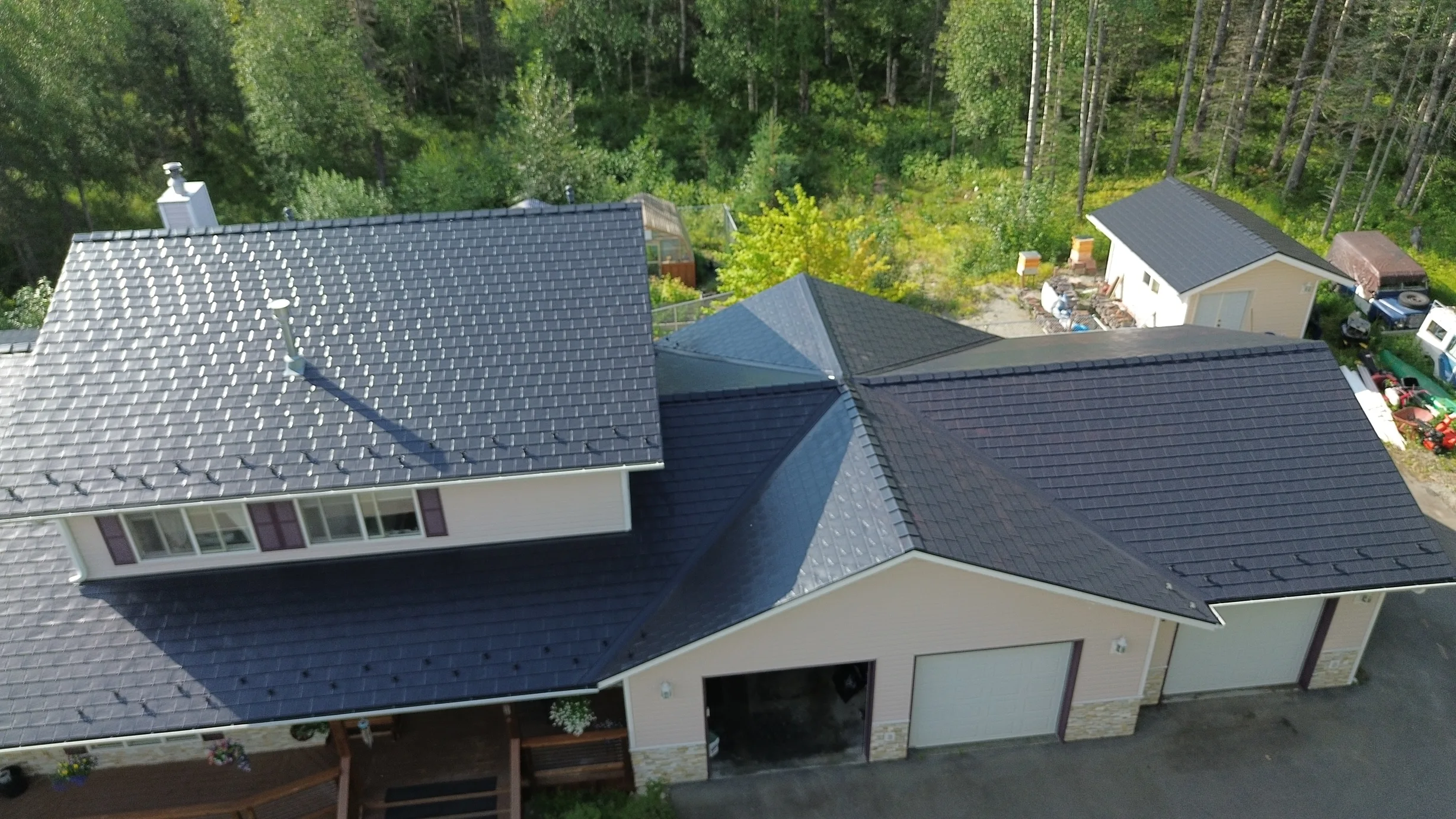 Interlock Aluminum Slate Metal Roofing – Black | Palmer, AK (Aerial)