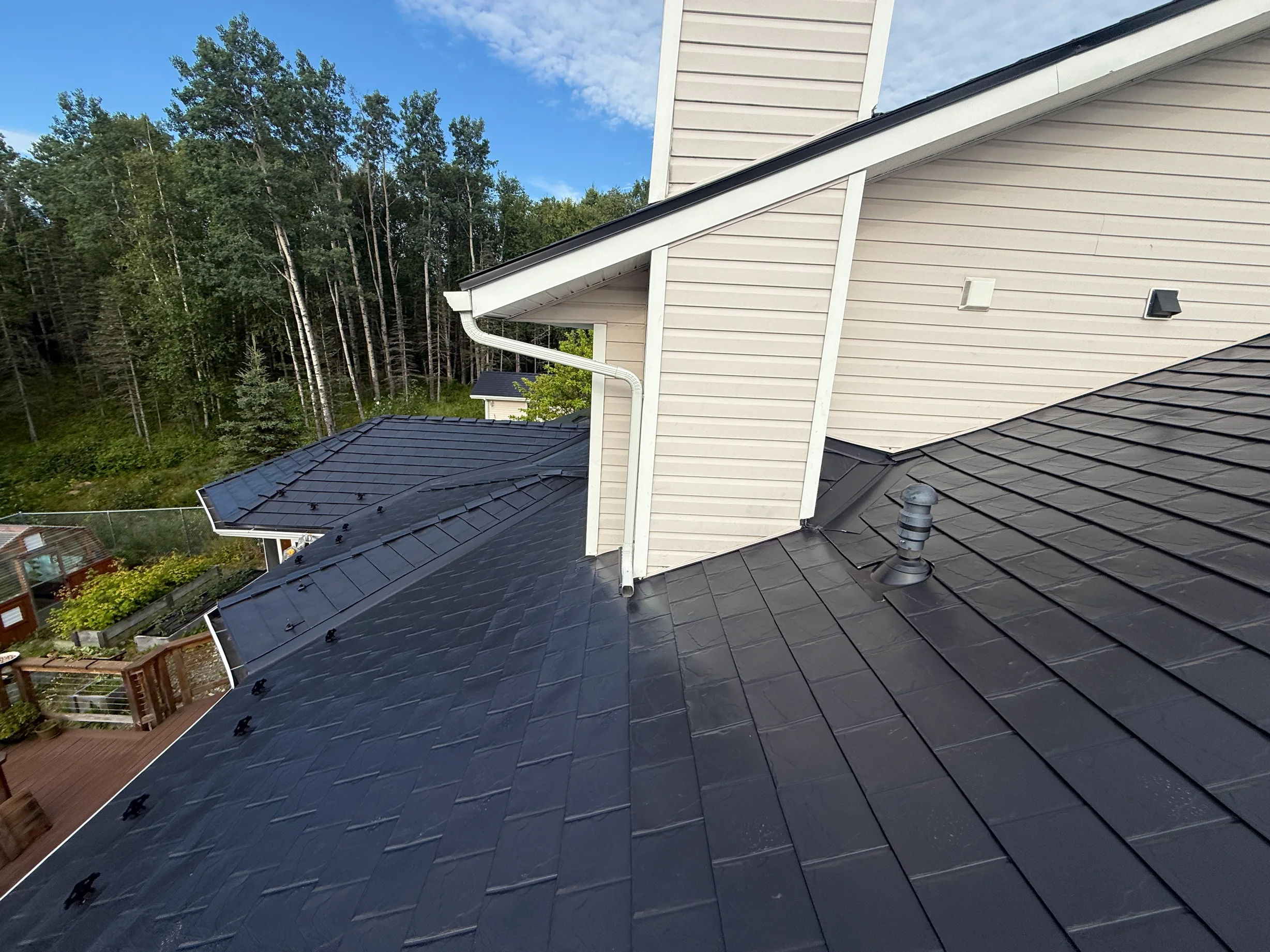 Interlock Aluminum Slate Metal Roofing – Black | Palmer, AK (Full roof overview)