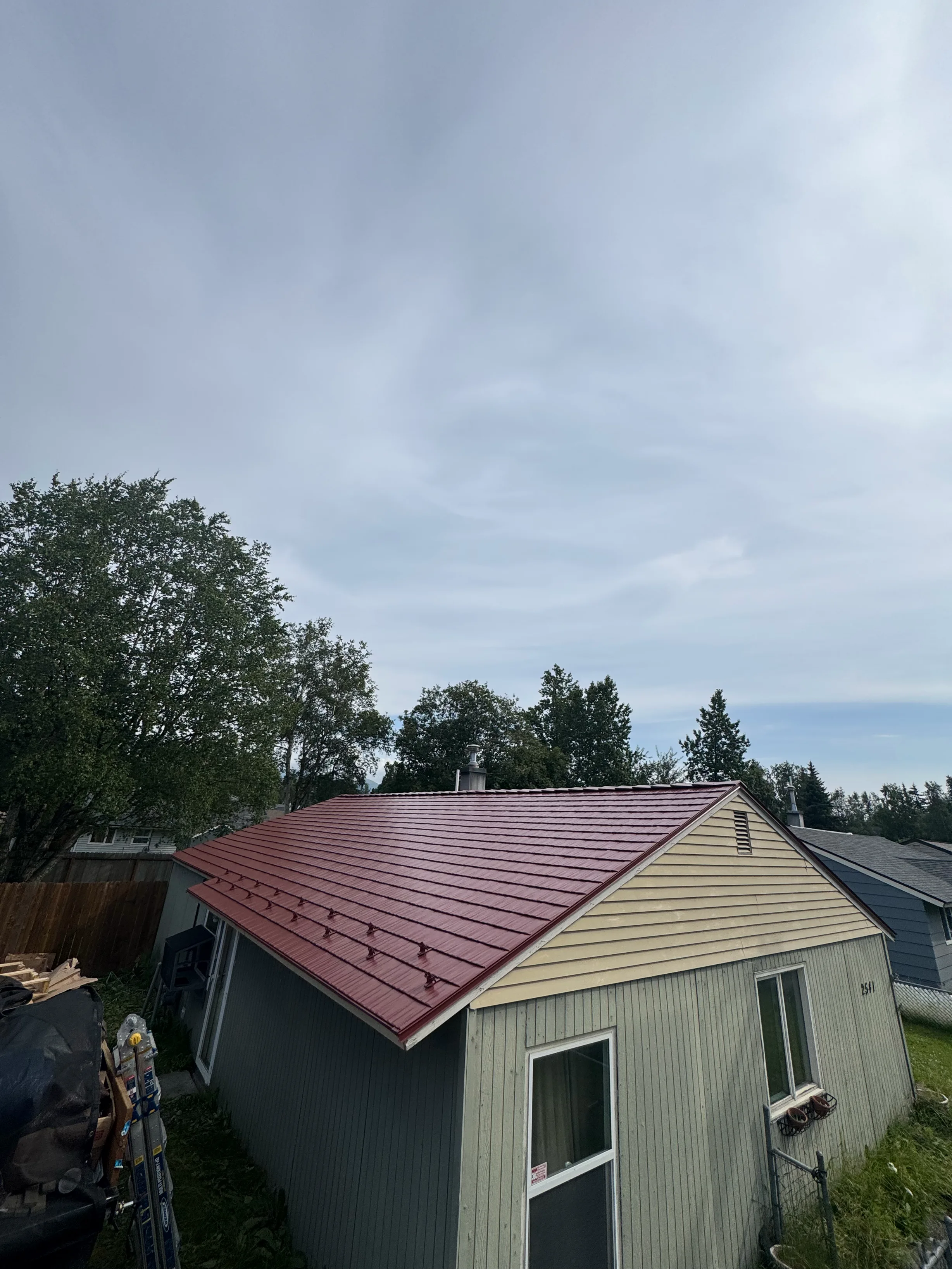 Interlock Aluminum Cedar Shingle Metal Roofing – Tile Red | Anchorage, AK (Full roof overview)