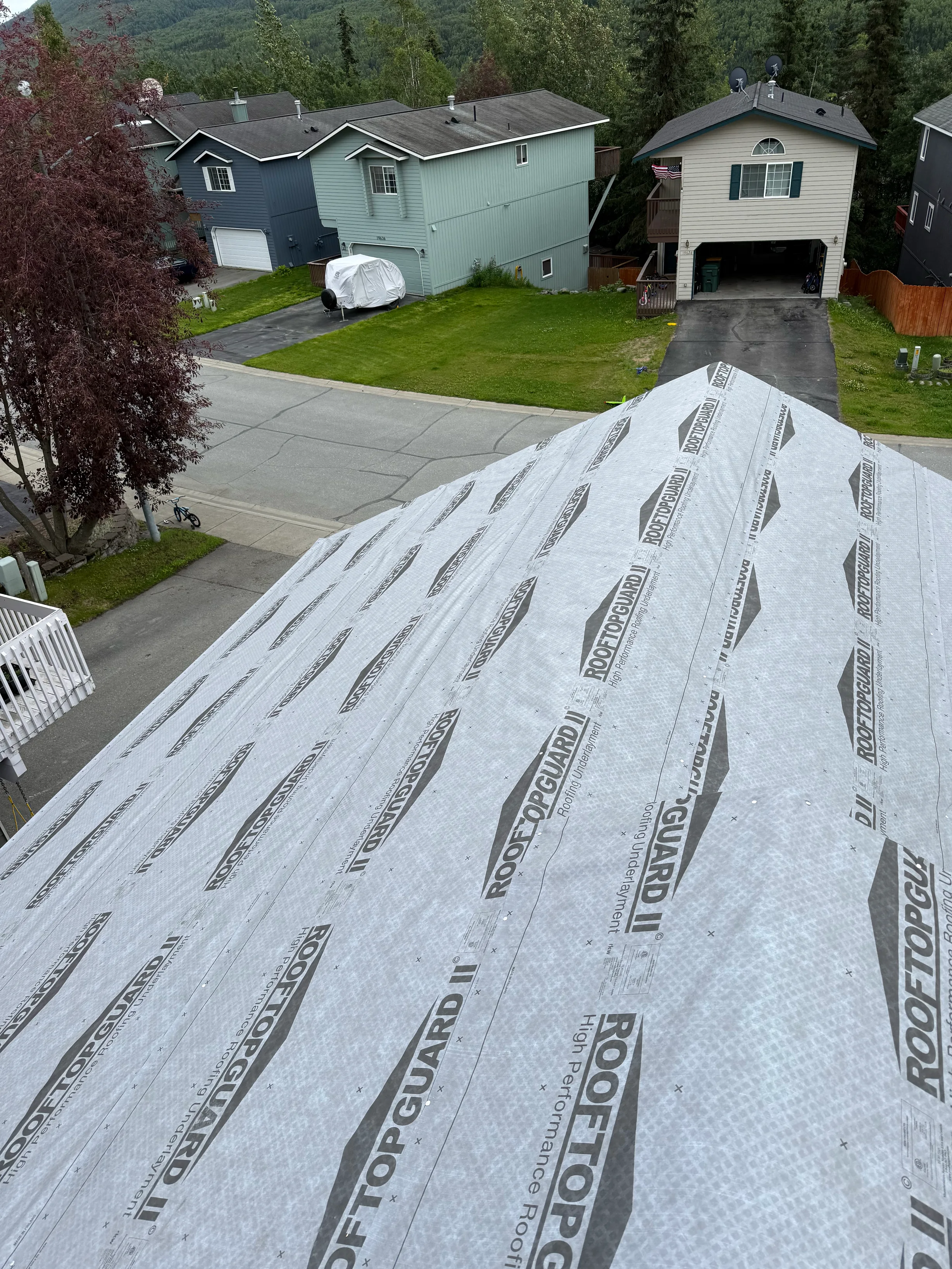 Interlock Aluminum Slate Metal Roofing – Deep Charcoal | Eagle River, AK (Full roof overview)
