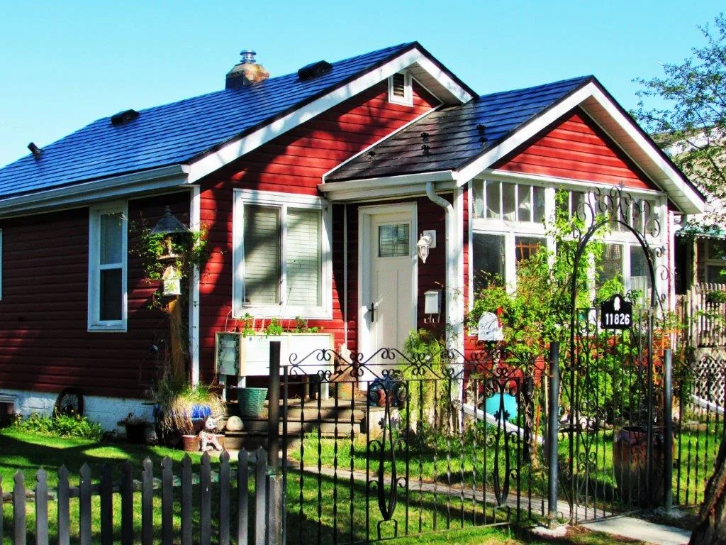 Interlock Aluminum Slate Metal Roofing – Black | Edmonton, AB (Front elevation)
