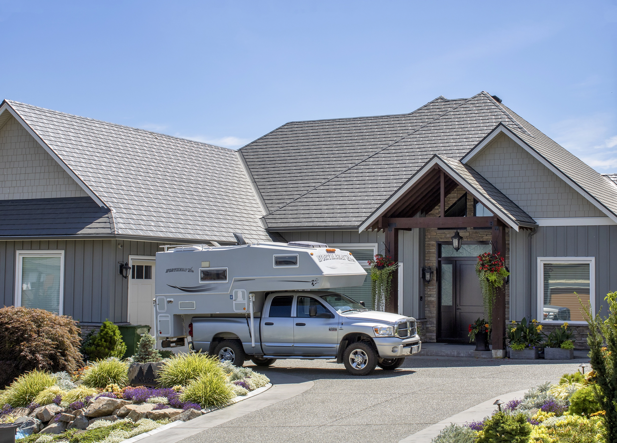 Interlock Aluminum Slate Metal Roofing – Deep Charcoal | Abbotsford, BC (Street view)