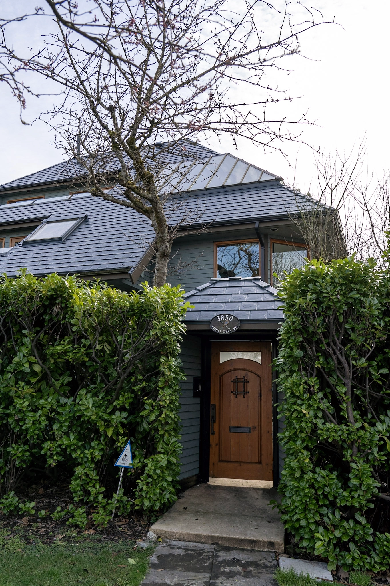 Interlock Aluminum Slate Metal Roofing – Deep Charcoal | West Point Grey, BC (Street view)