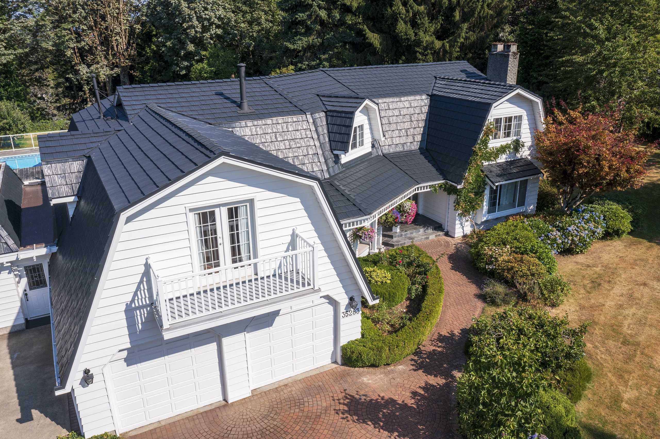 Interlock Aluminum Shake Metal Roofing – Black | Abbotsford, BC (Aerial)