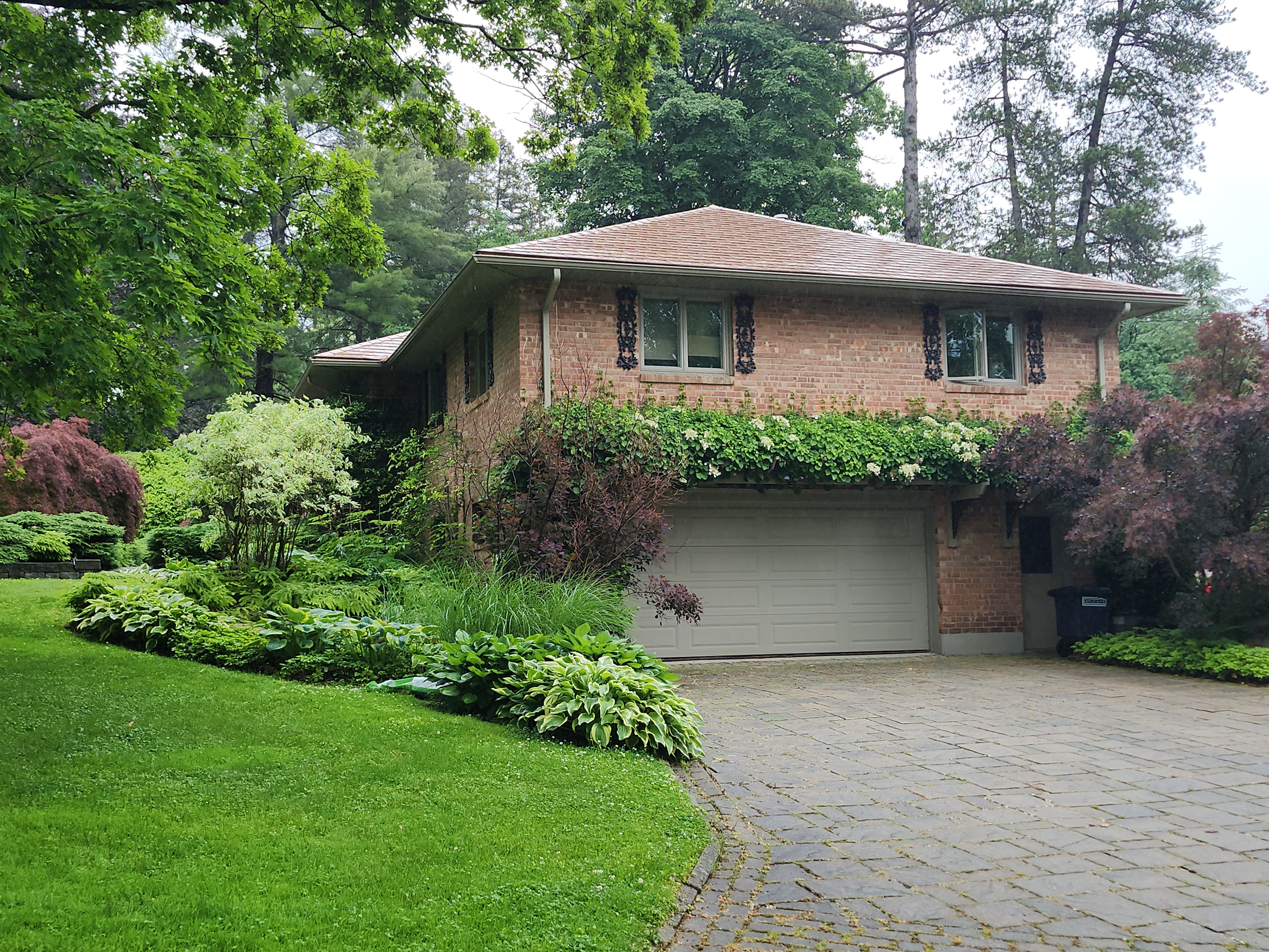 Interlock Aluminum Shingle Metal Roofing – Aged Copper | Pittsfied, MA (Street view)