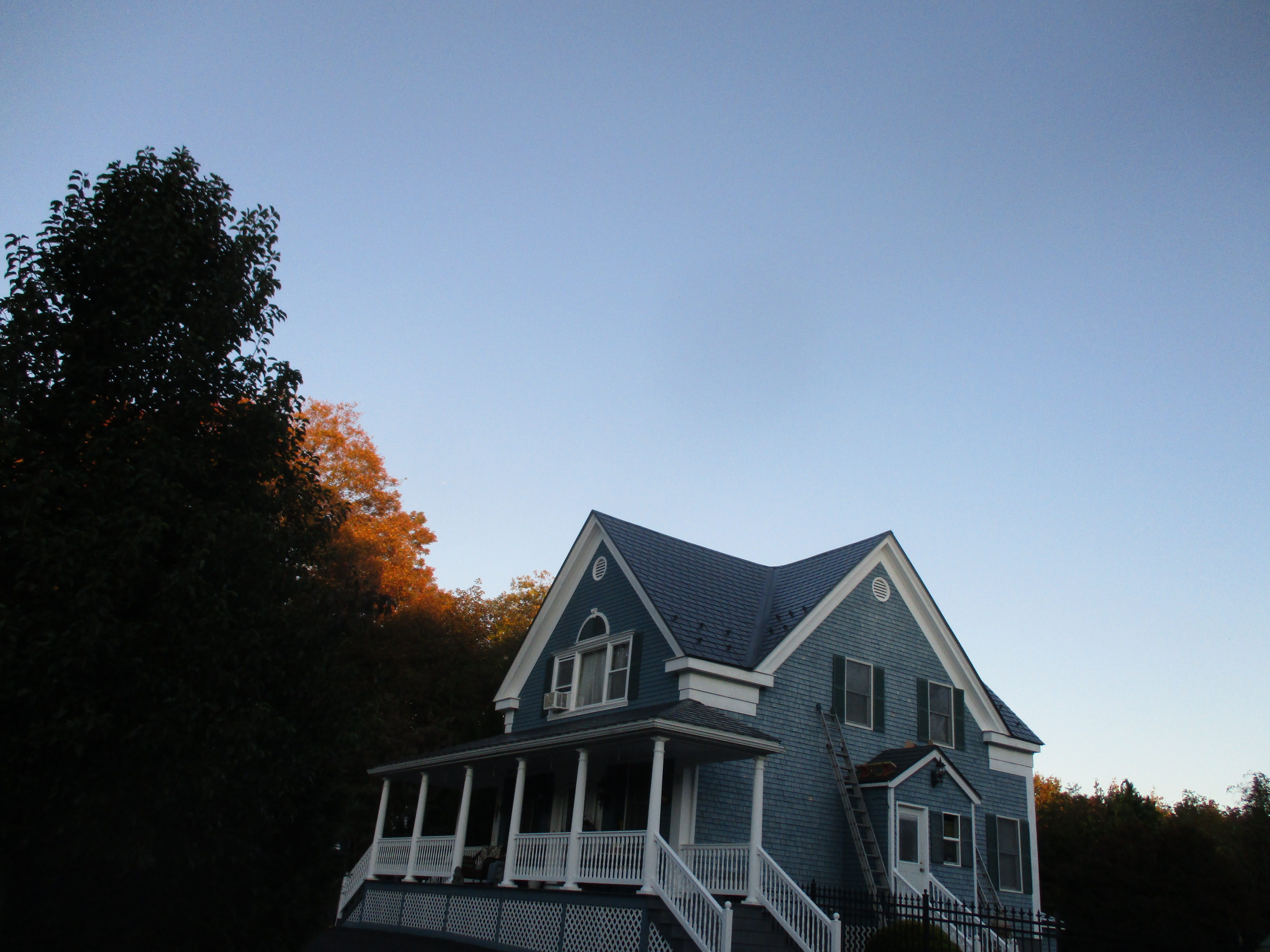 Interlock Aluminum Slate Metal Roofing – Deep Charcoal | Middleboro, MA (Front elevation)