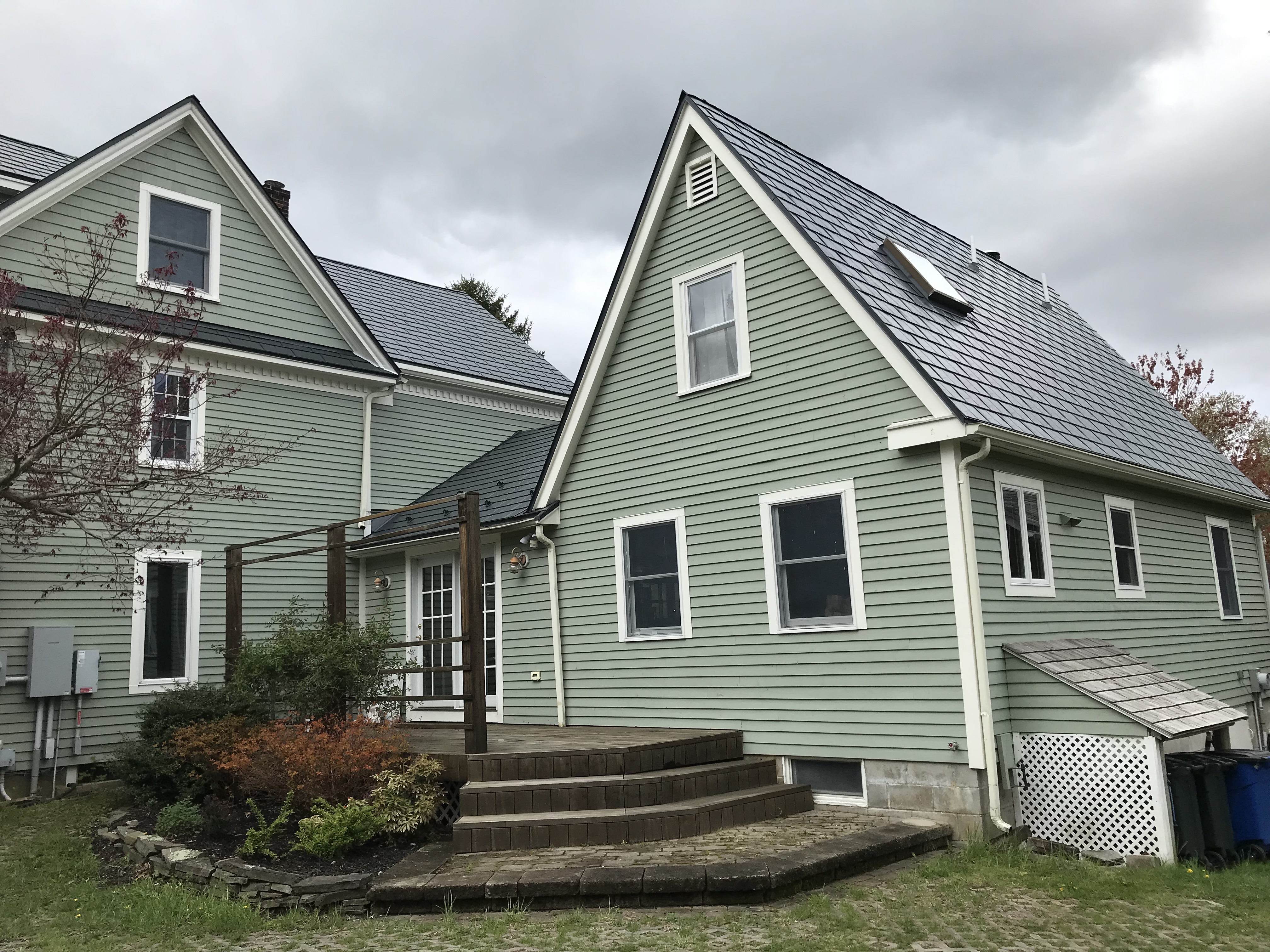 Interlock Aluminum Slate Metal Roofing – Deep Charcoal | Boxford, MA (Rear elevation)