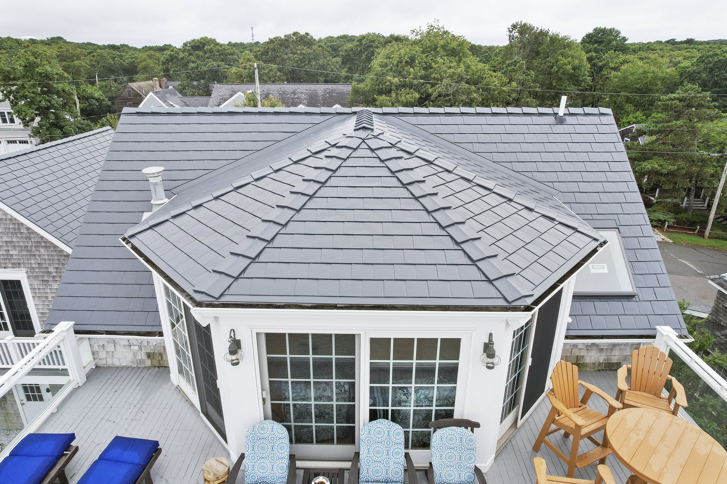 Interlock Aluminum Slate Metal Roofing – Deep Charcoal | Sagamore Beach, MA (Rear elevation)