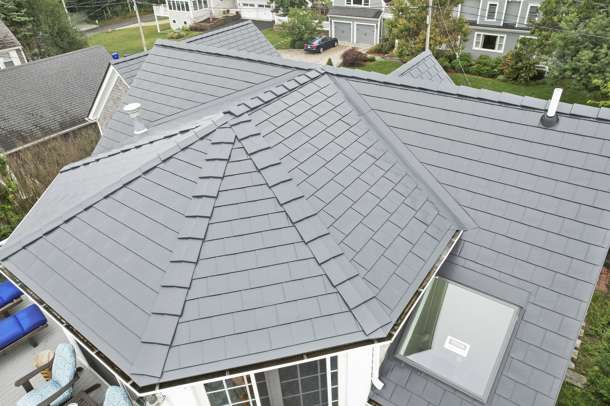 Interlock Aluminum Slate Metal Roofing – Deep Charcoal | Sagamore Beach, MA (Close-up)