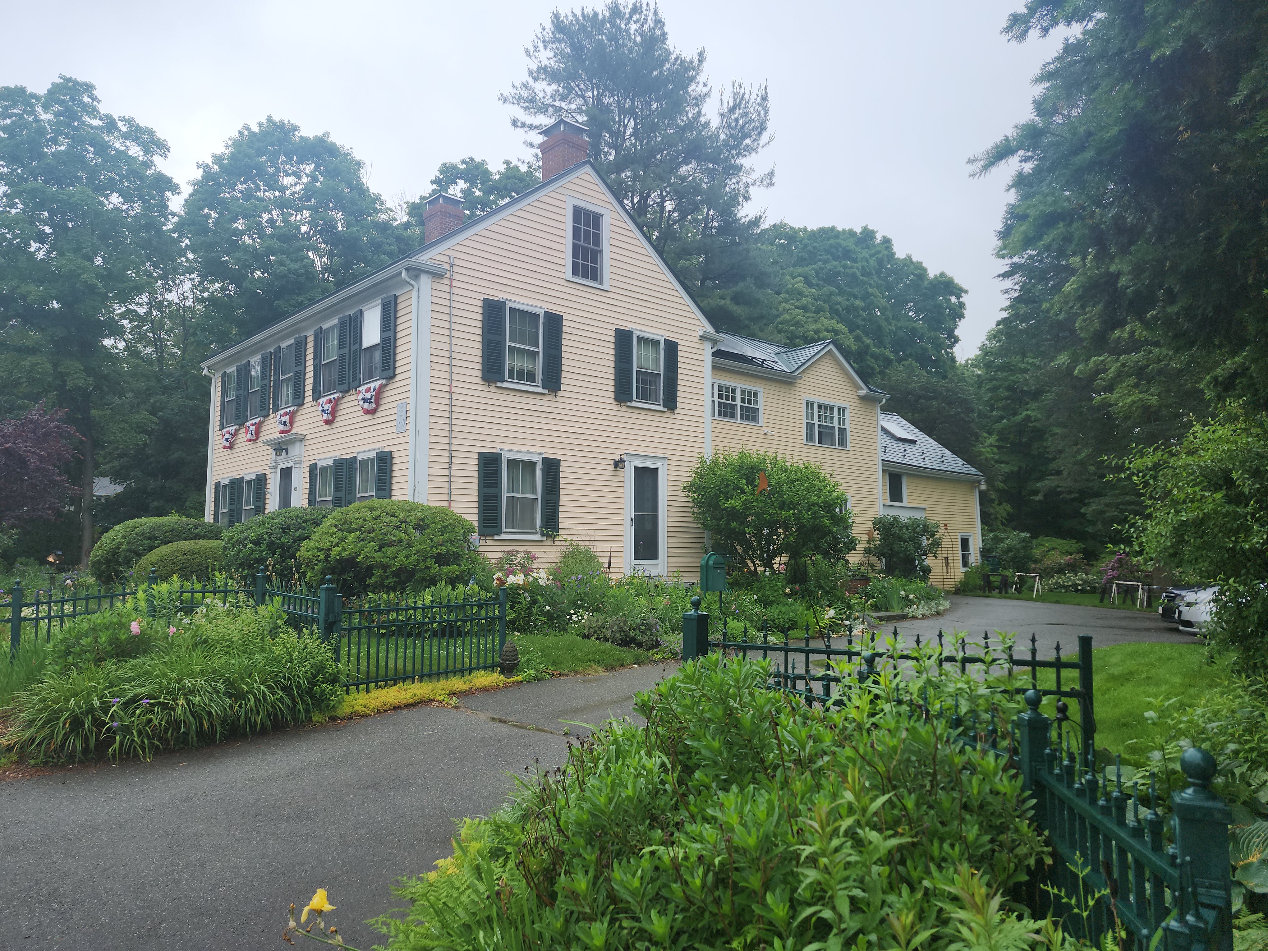 Interlock Aluminum Slate Metal Roofing – Hunter Green | Westwood, MA (Front-right elevation)