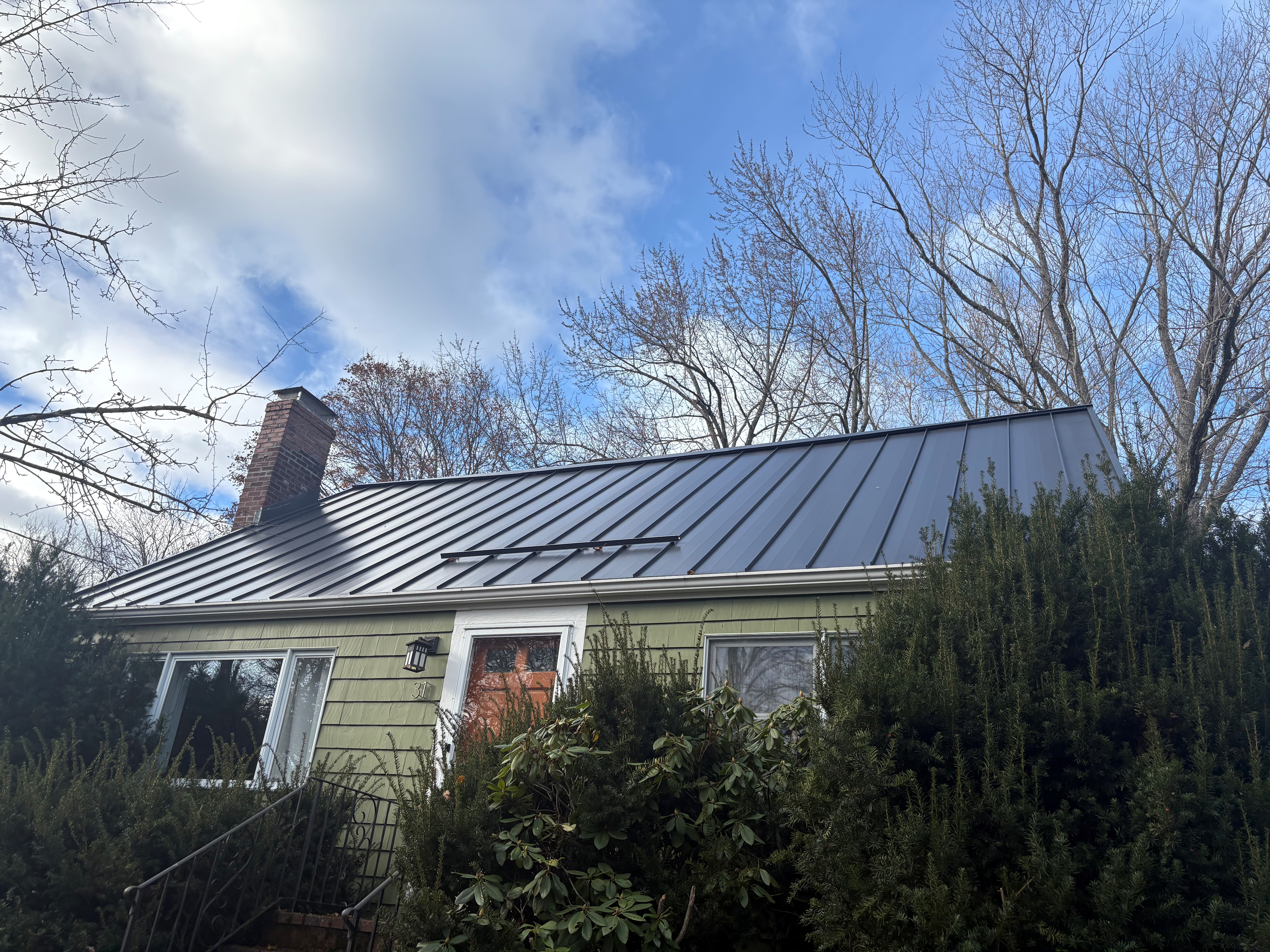 Interlock Aluminum Standing Seam Metal Roofing – Deep Charcoal | Maynard, MA (Front elevation)