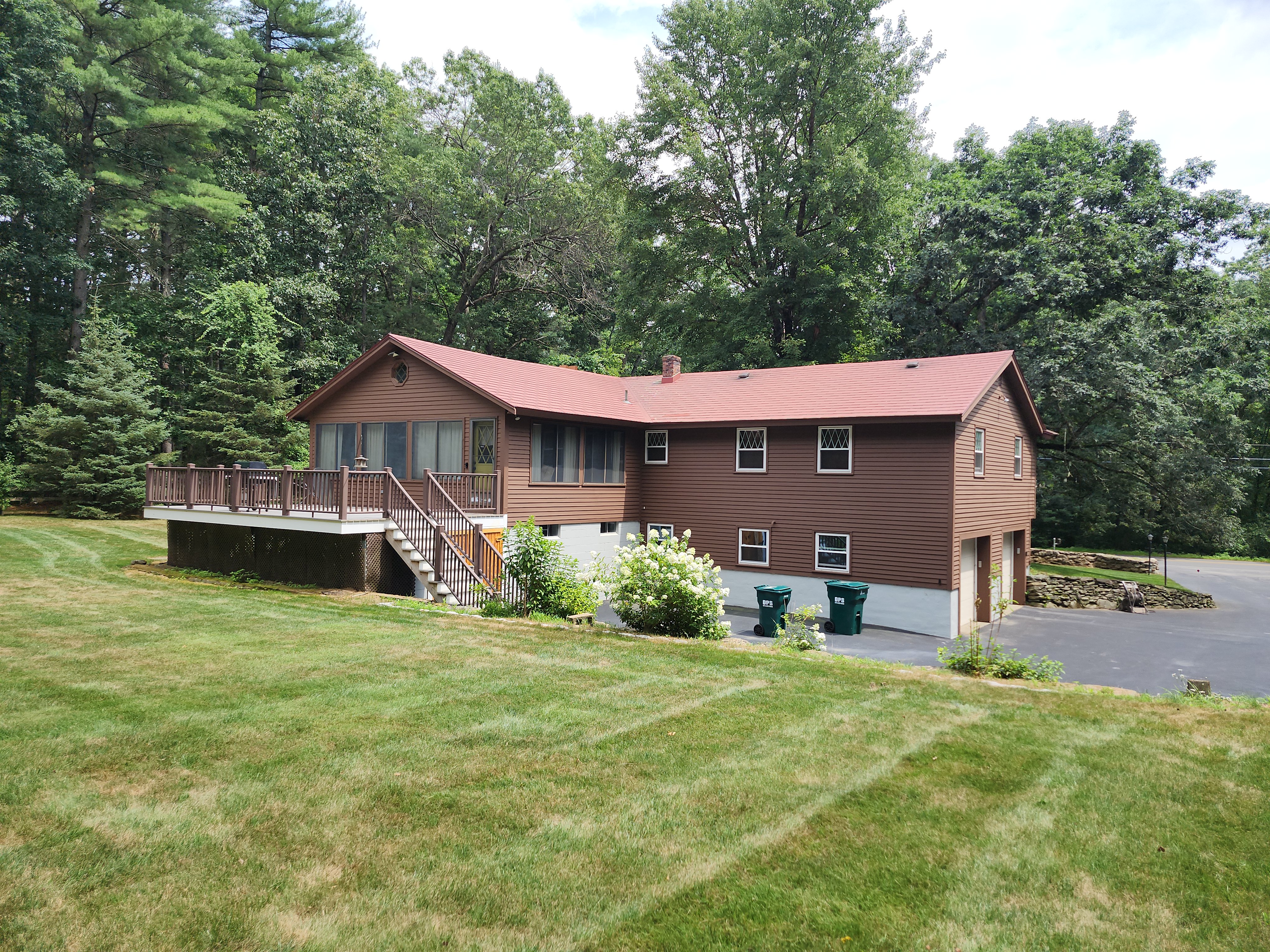 Interlock Aluminum Shingle Metal Roofing – Tile Red | Dunstable, MA (Front-right elevation)