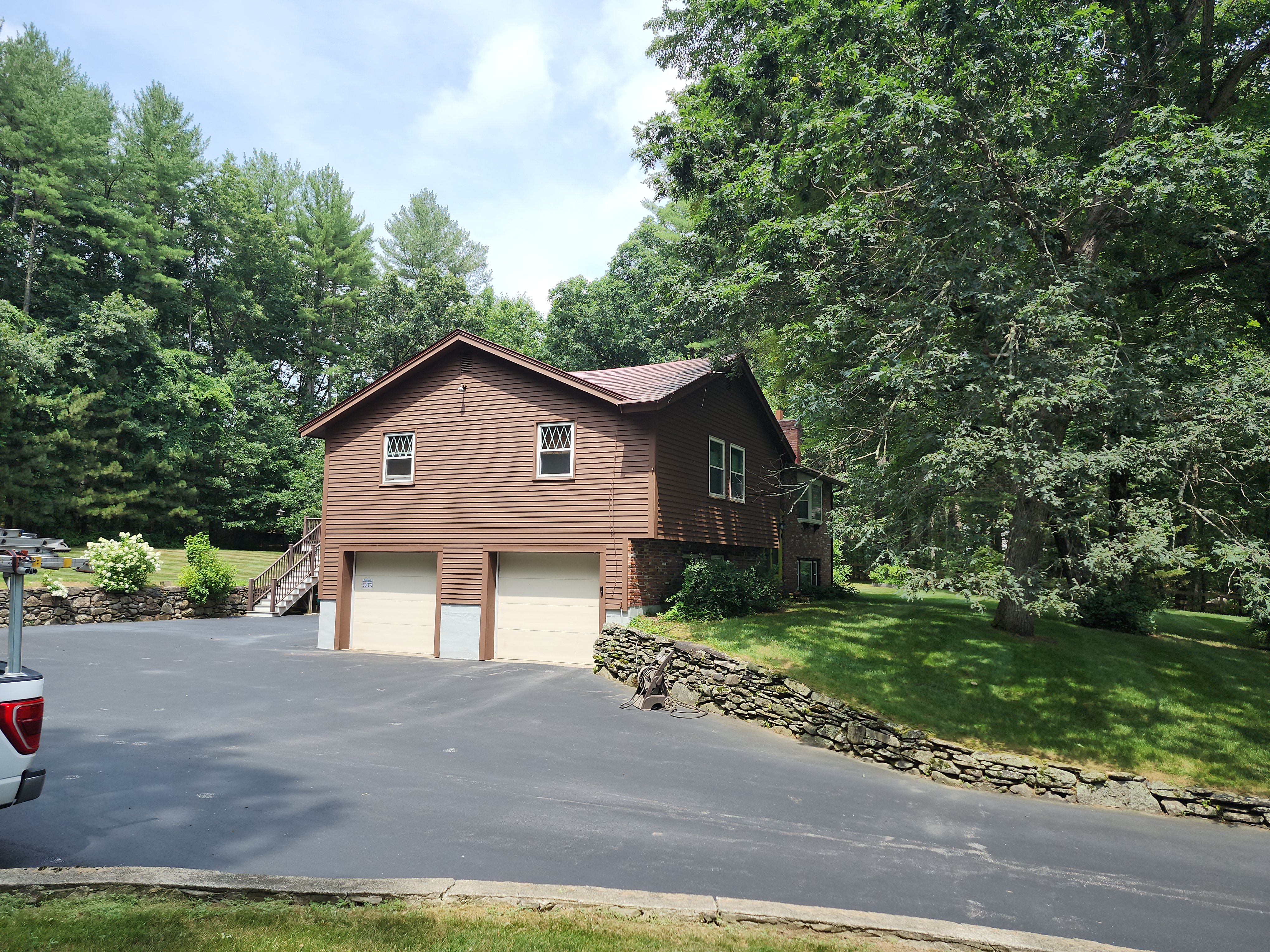 Interlock Aluminum Shingle Metal Roofing – Tile Red | Dunstable, MA (Rear-right elevation)