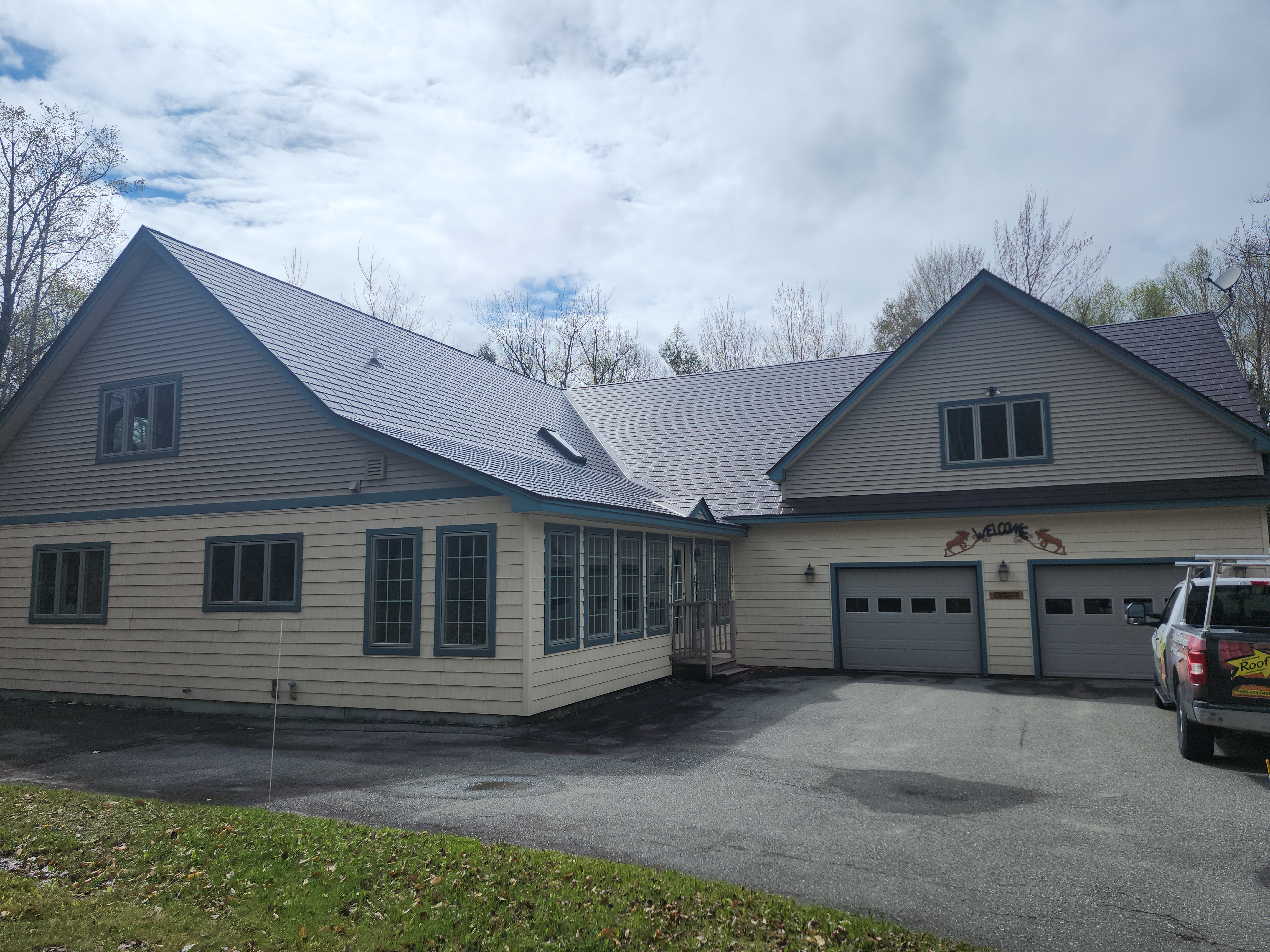 Interlock Aluminum Slate Metal Roofing – Colonial Brown | Gorham, NH