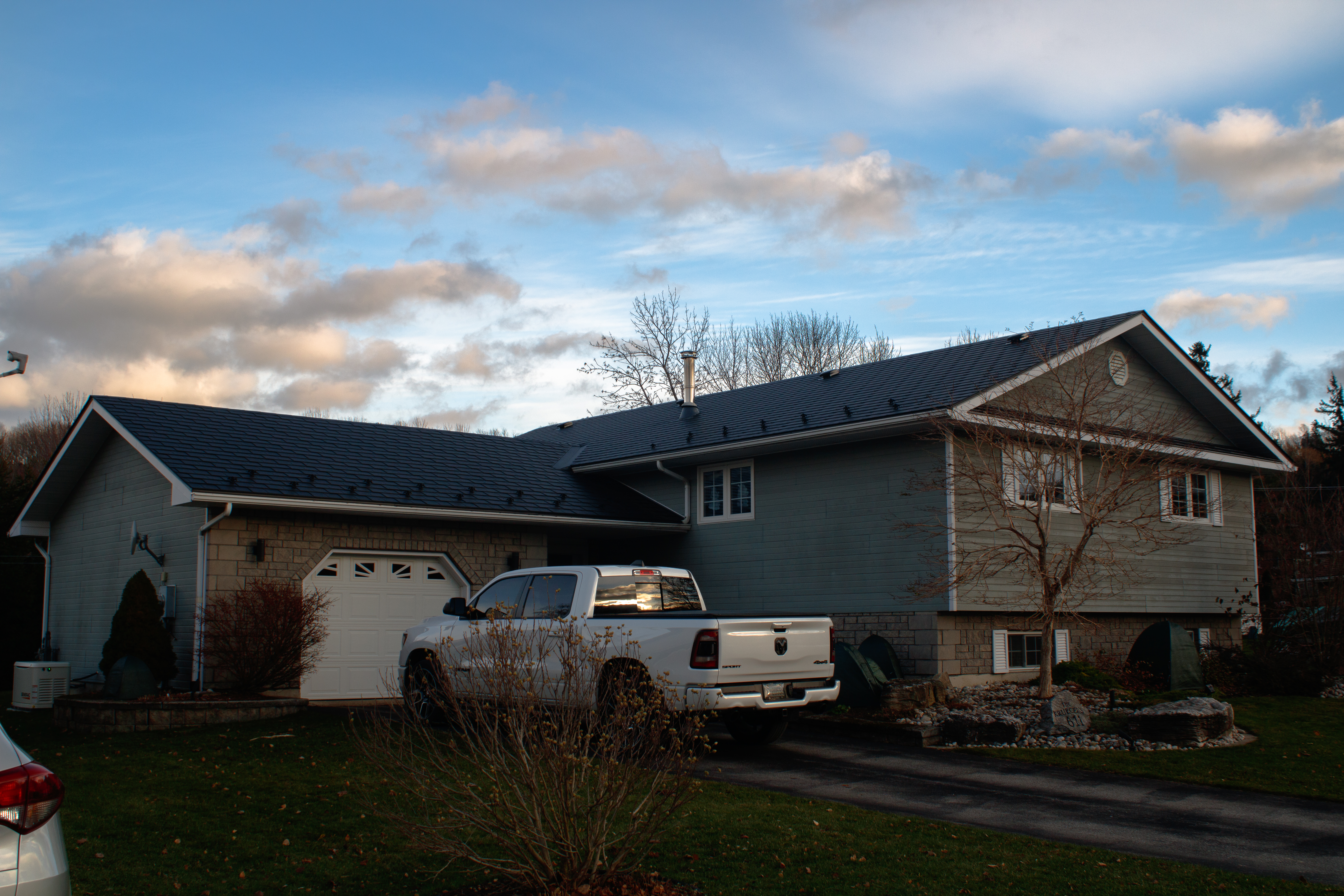 Interlock Aluminum Slate Metal Roofing – Black | Wiarton, ON (Front-left elevation)