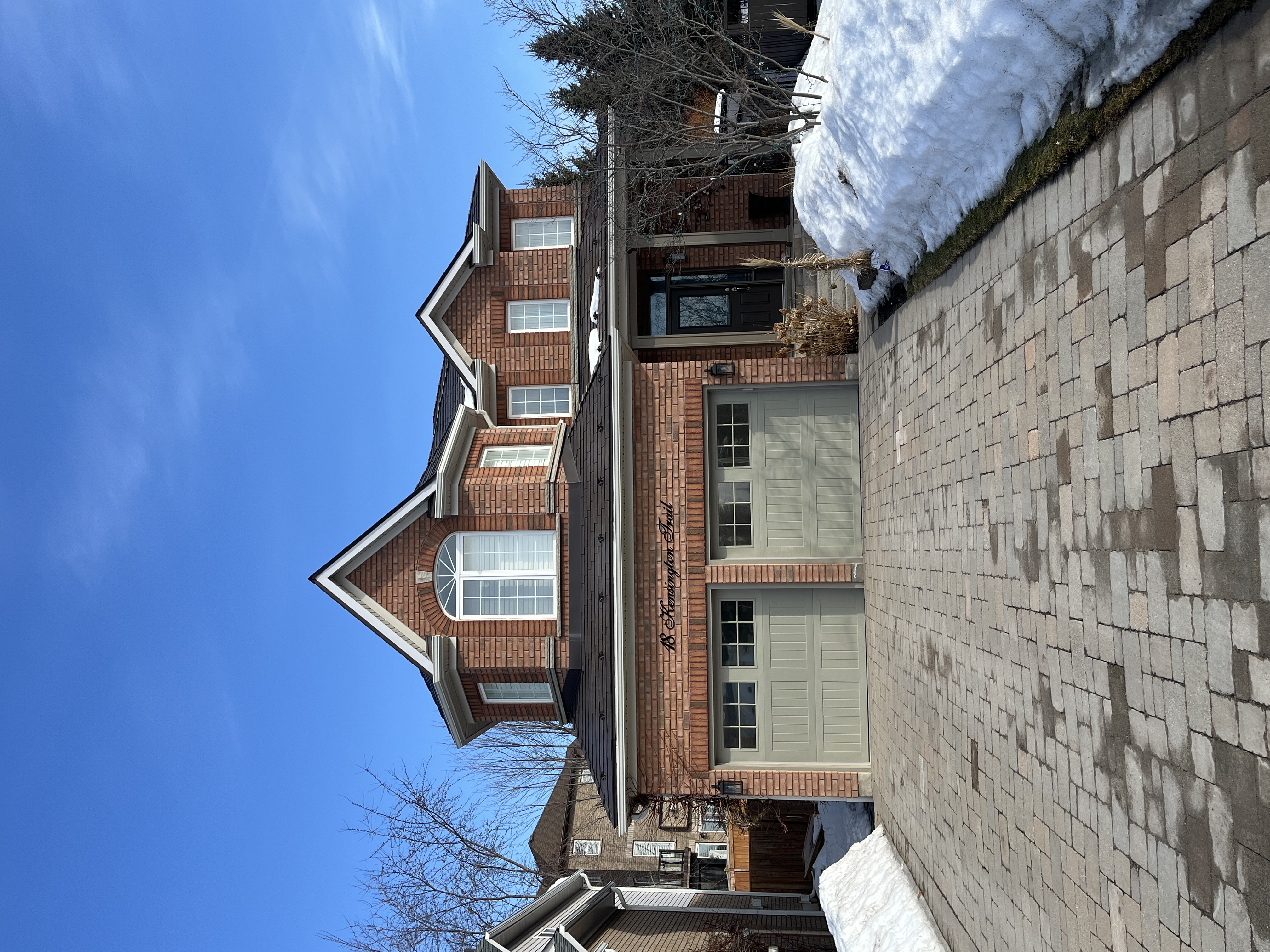 Interlock Aluminum Slate Metal Roofing – Tudor Brown | Barrie, ON (Street view)