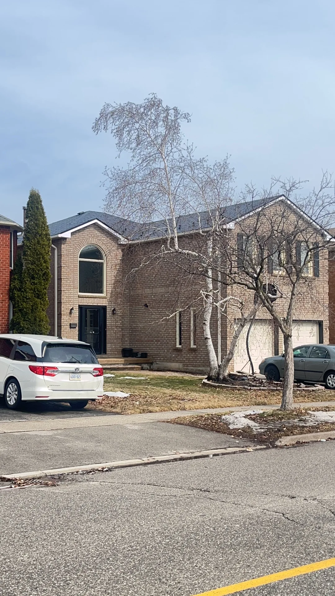 Black Interlock Slate aluminum roof on a modern home with a metal roof in Mississauga, Ontario, Mississauga, Ontario