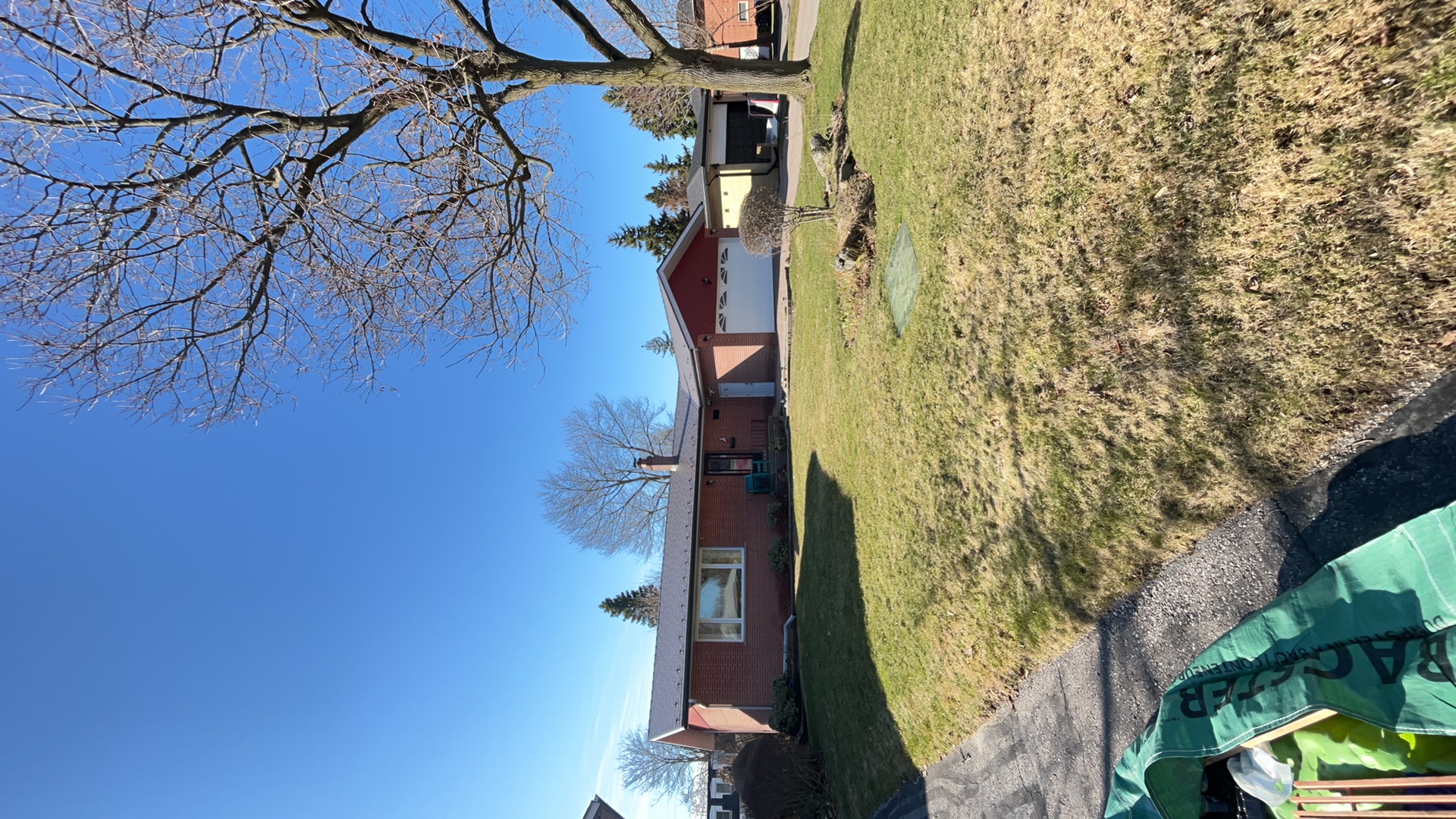 Interlock Aluminum Slate Metal Roofing – Musket Grey | Toronto, ON (Street view)