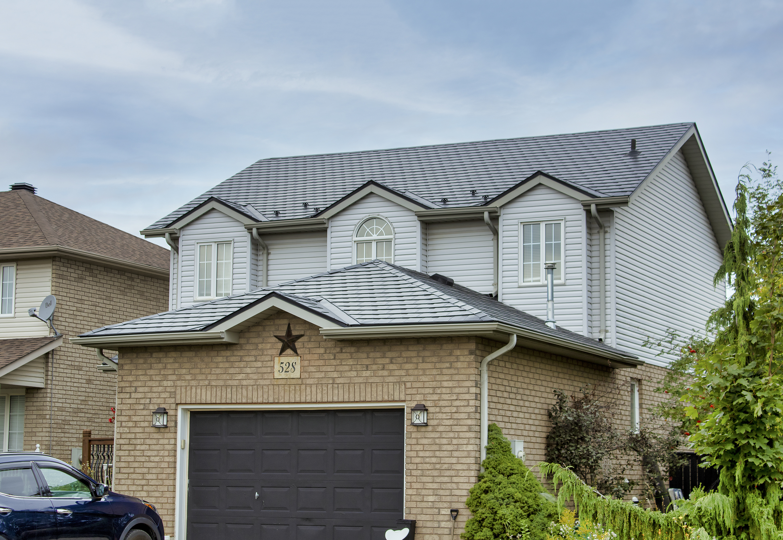Interlock Aluminum Slate Metal Roofing – Black | Shelburne, ON (Front-right elevation)