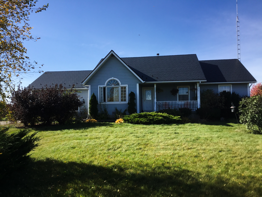 Interlock Aluminum Slate Metal Roofing – Black | Mount Forest, ON (Front elevation)