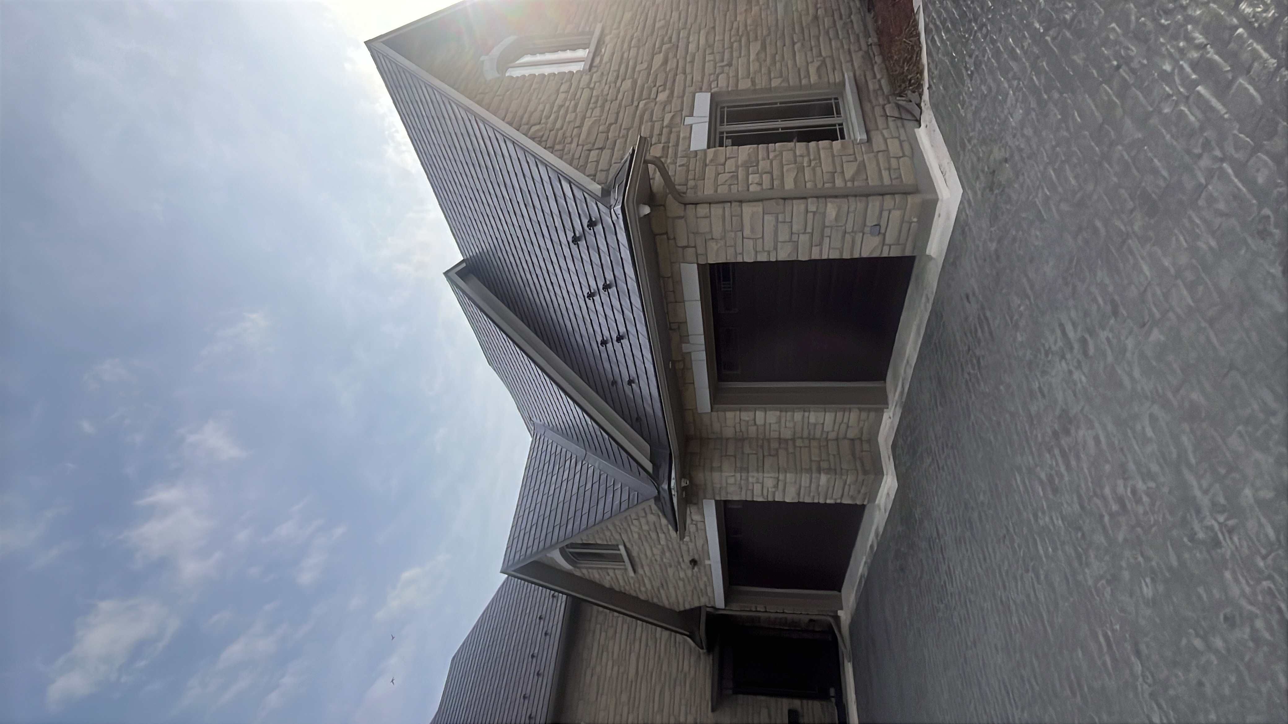 Interlock Aluminum Slate Metal Roofing – Tudor Brown | Sudbury, ON