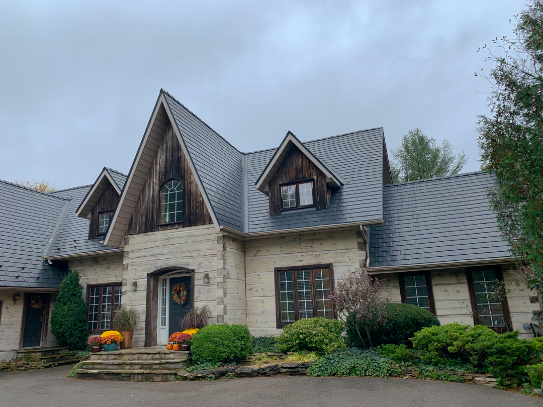 Interlock Aluminum Slate Metal Roofing – Black | St. George, ON (Front elevation)