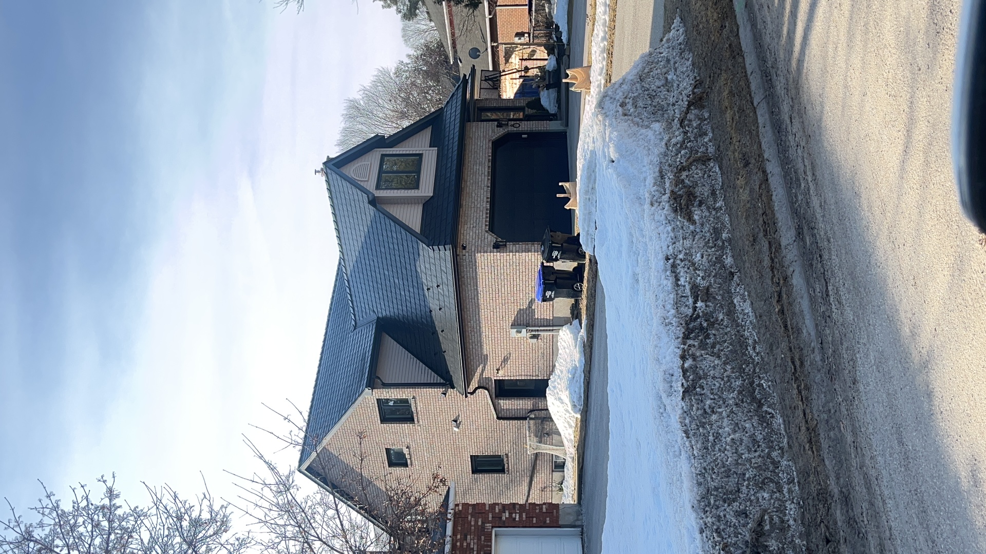 Interlock Aluminum Slate Metal Roofing – Black | Collingwood, ON (Front-left elevation)