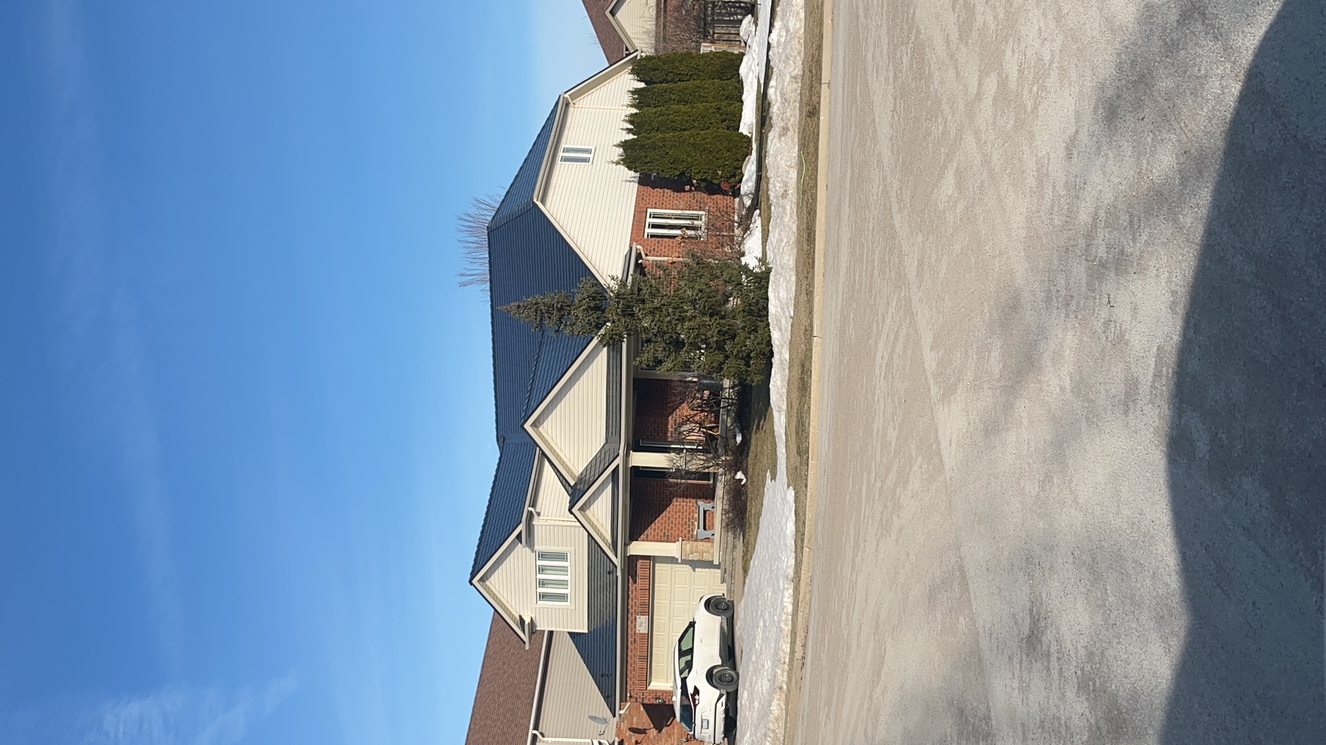 Interlock Aluminum Slate Metal Roofing – Black | Collingwood, ON (Front-right elevation)
