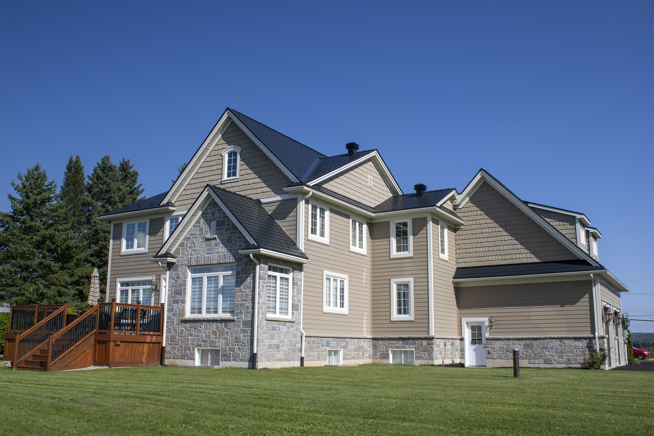 Interlock Aluminum Slate Metal Roofing – Black | Coldwater, ON (Front elevation)