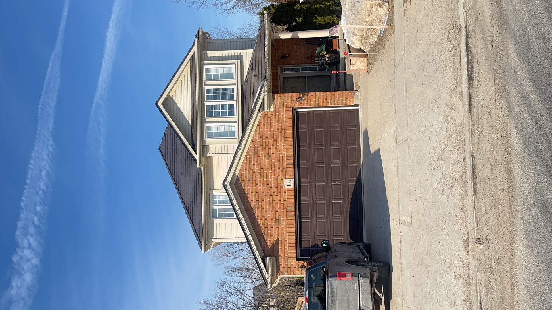 Interlock Aluminum Slate Metal Roofing – Tudor Brown | Collingwood, ON (Front elevation)