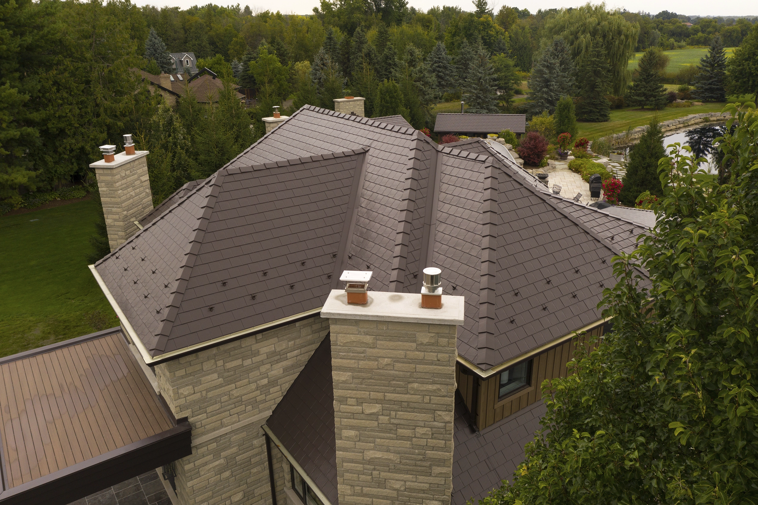 Interlock Aluminum Slate Metal Roofing – Tudor Brown | Bradford, ON (Close-up)