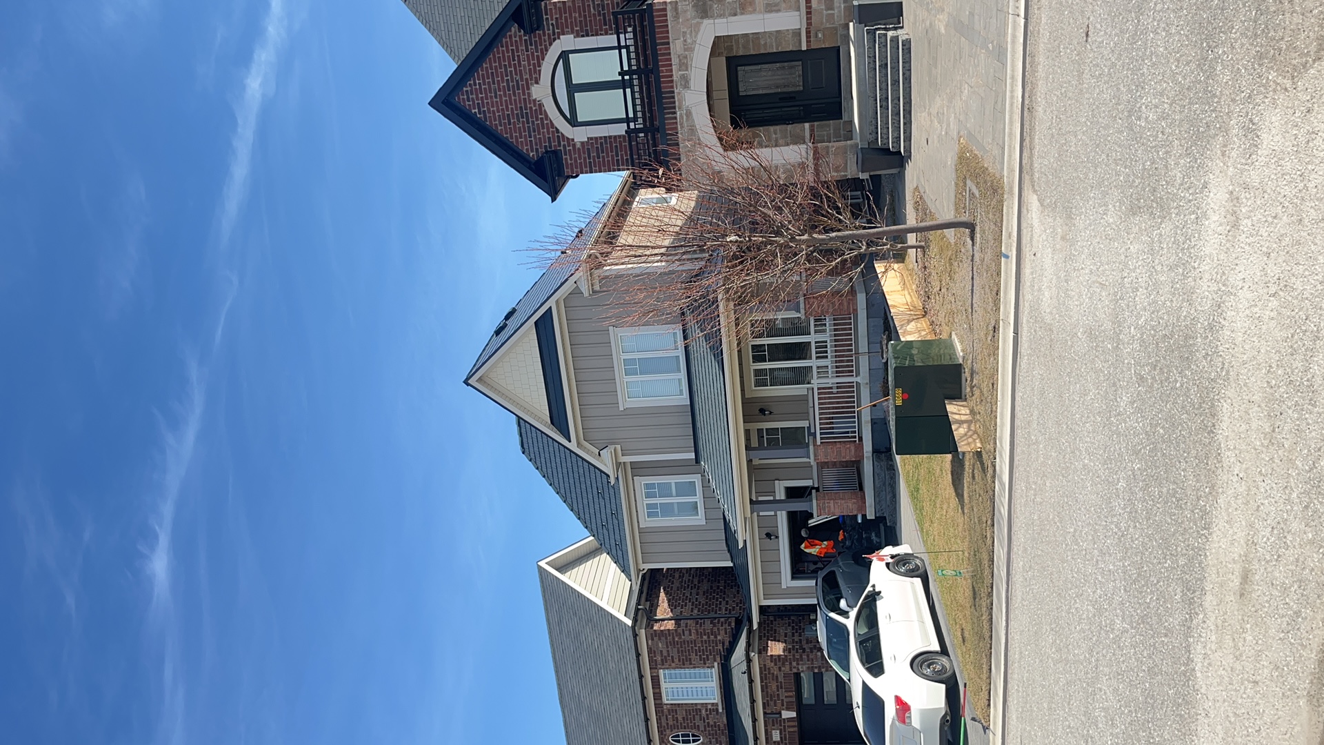 Interlock Aluminum Cedar Shingle Metal Roofing – Deep Charcoal | Innisfil, ON (Front-right elevation)