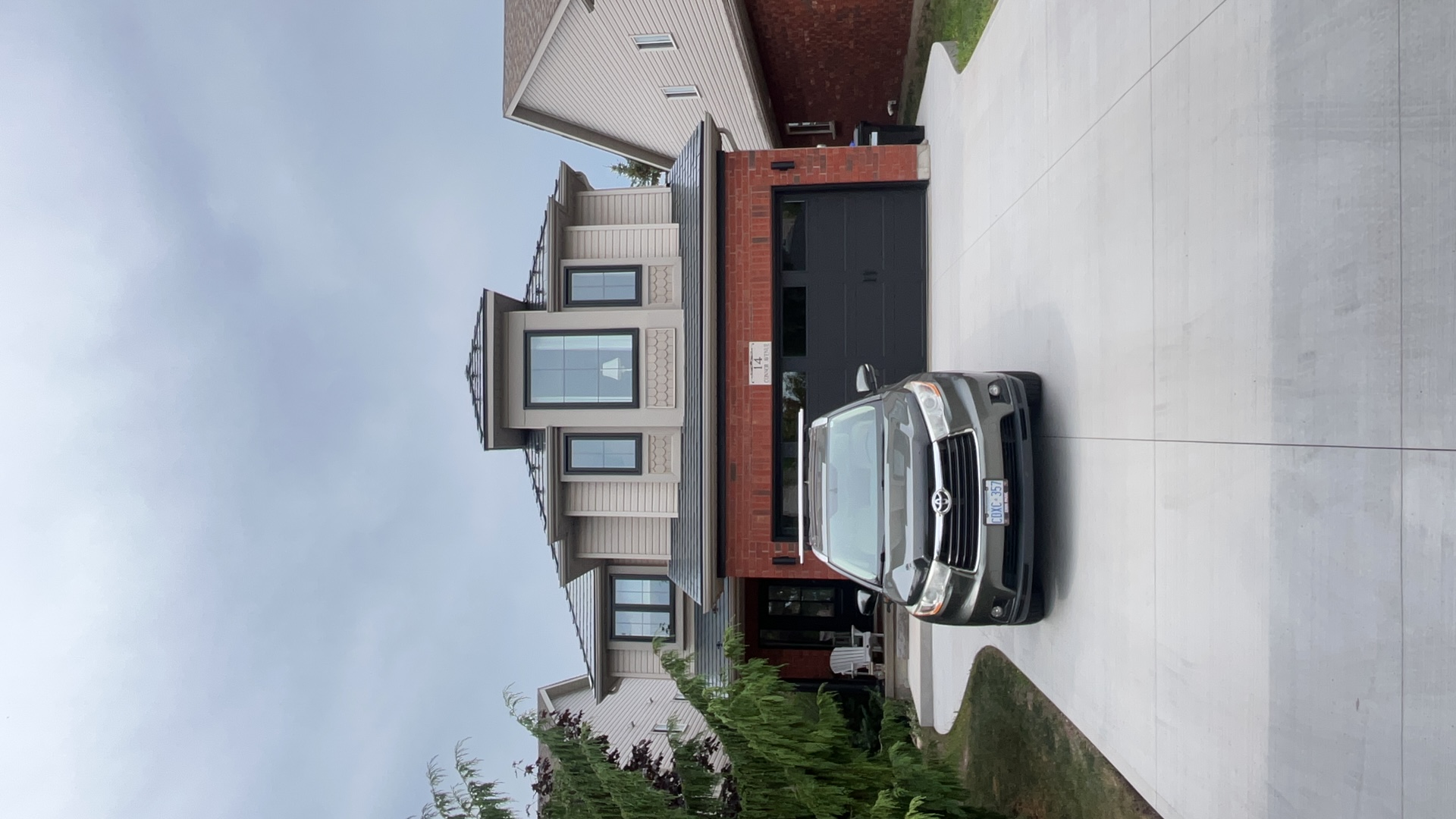 Interlock Aluminum Slate Metal Roofing – Deep Charcoal | Collingwood, ON (Street view)