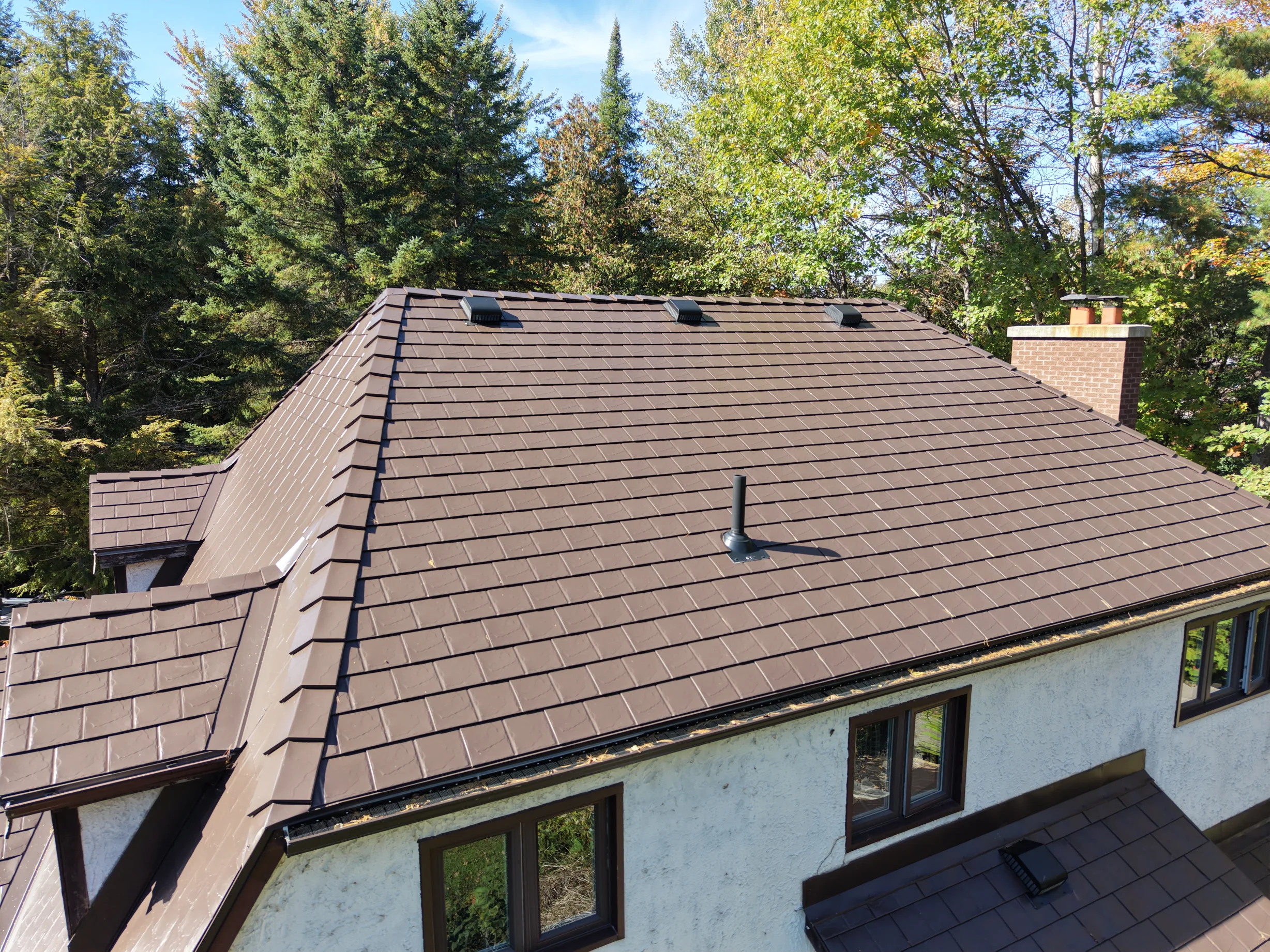 Interlock Aluminum Slate Metal Roofing – Colonial Brown | Fraserville, ON (Aerial)
