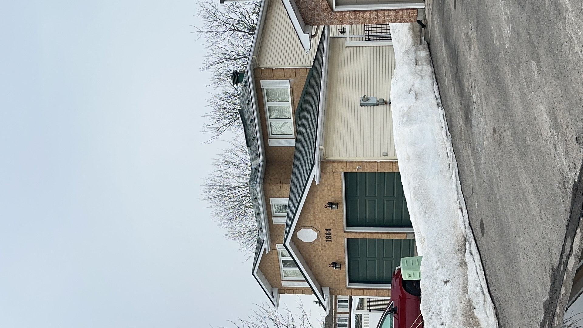Interlock Aluminum Shingle Metal Roofing – Deep Charcoal | Orleans, ON (Front-right elevation)
