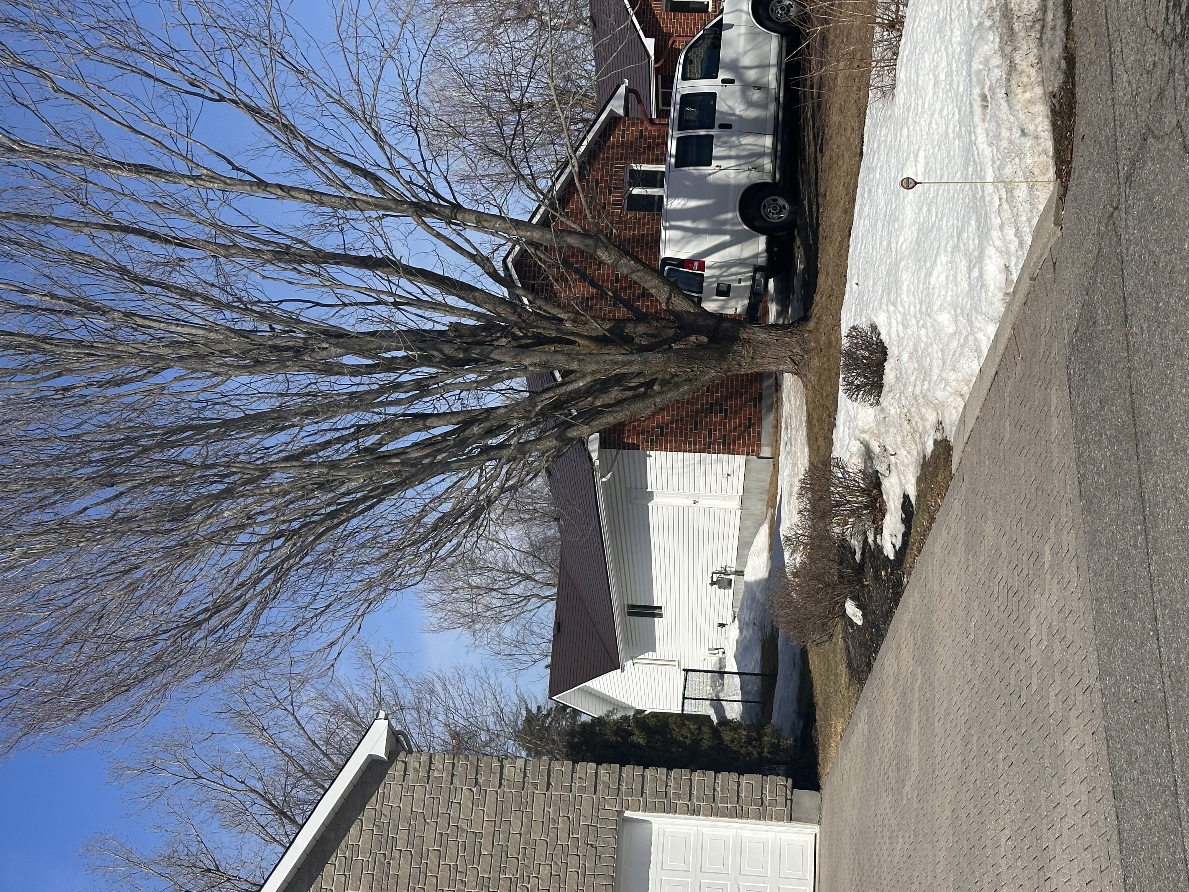 Interlock Aluminum Shingle Metal Roofing – Colonial Brown | Navan, ON (Front-left elevation)