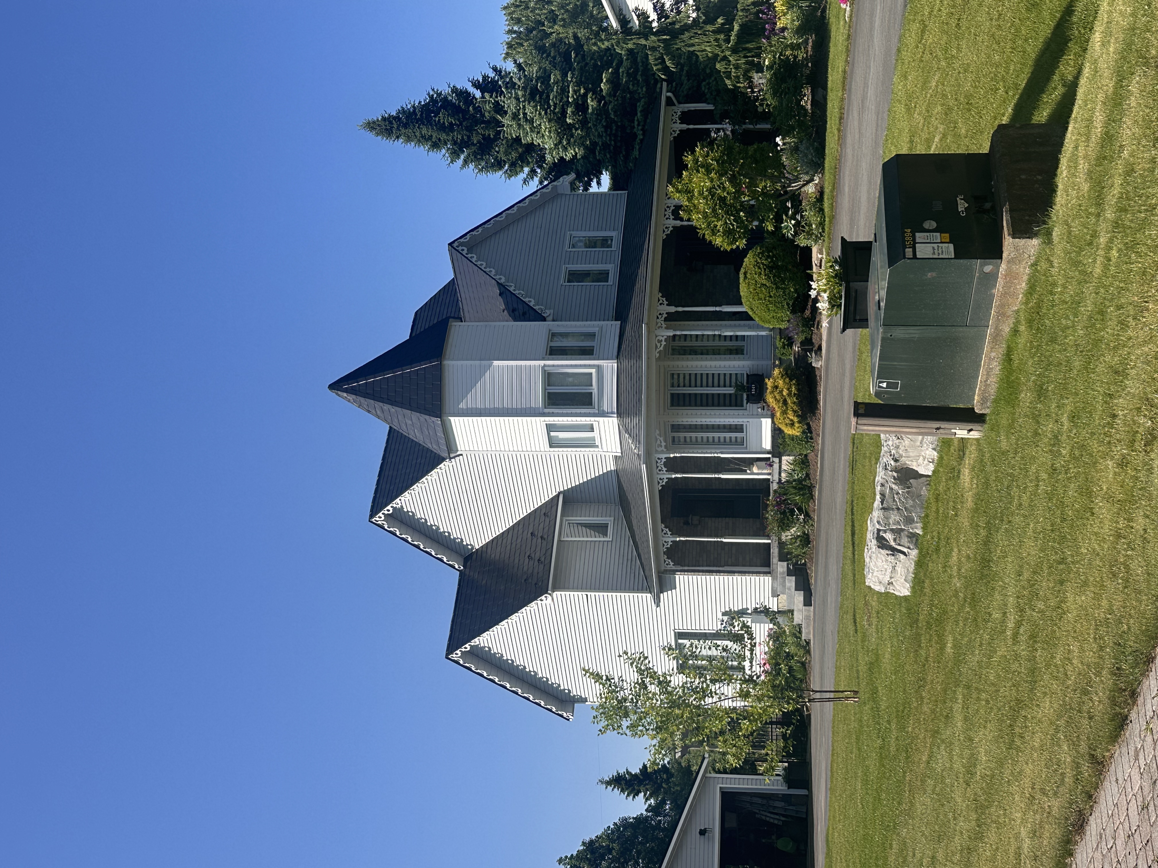 Interlock Aluminum Slate Metal Roofing – Black | Metcalfe, ON (Front elevation)
