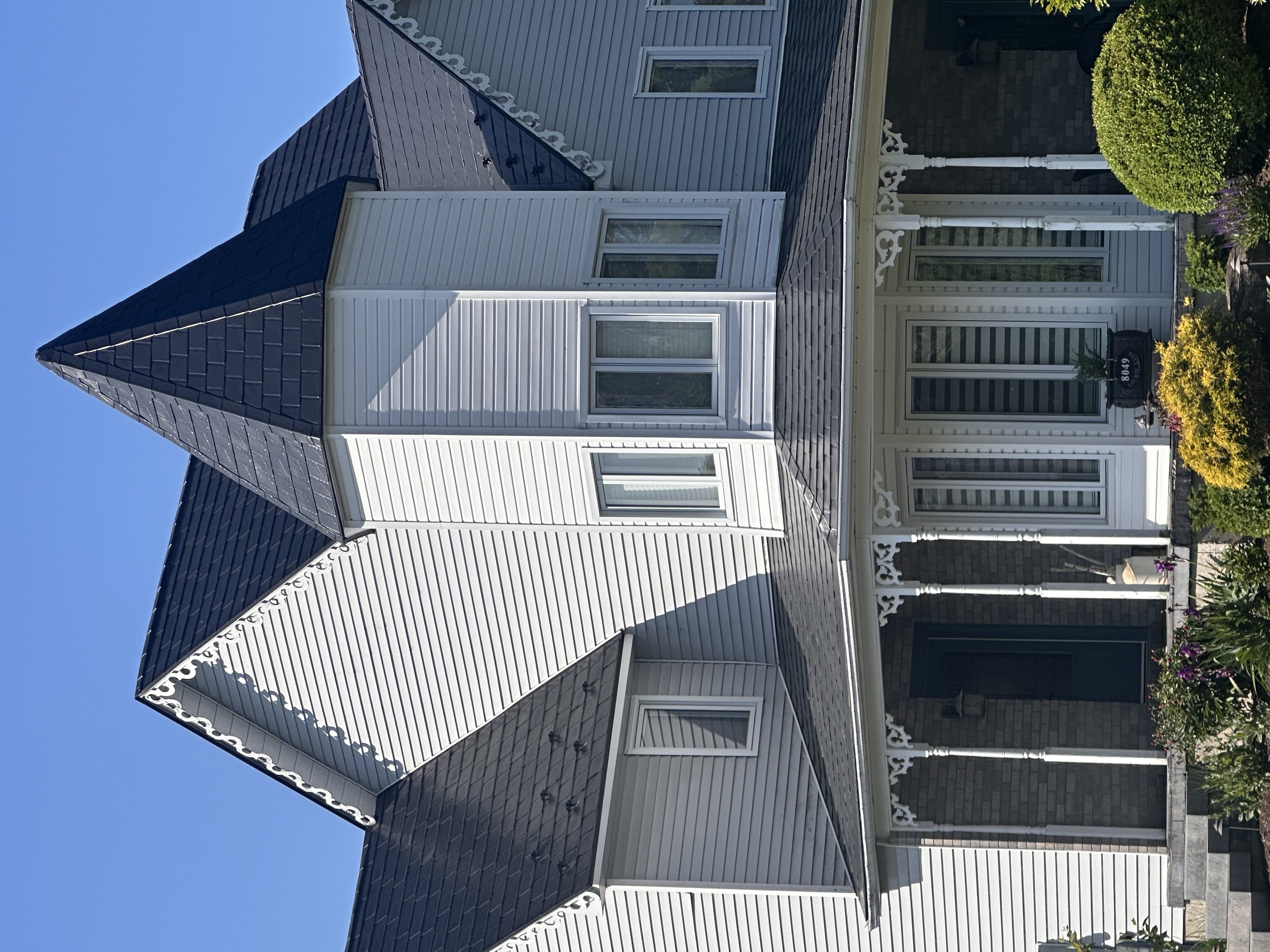 Interlock Aluminum Slate Metal Roofing – Black | Metcalfe, ON (Front-left elevation)